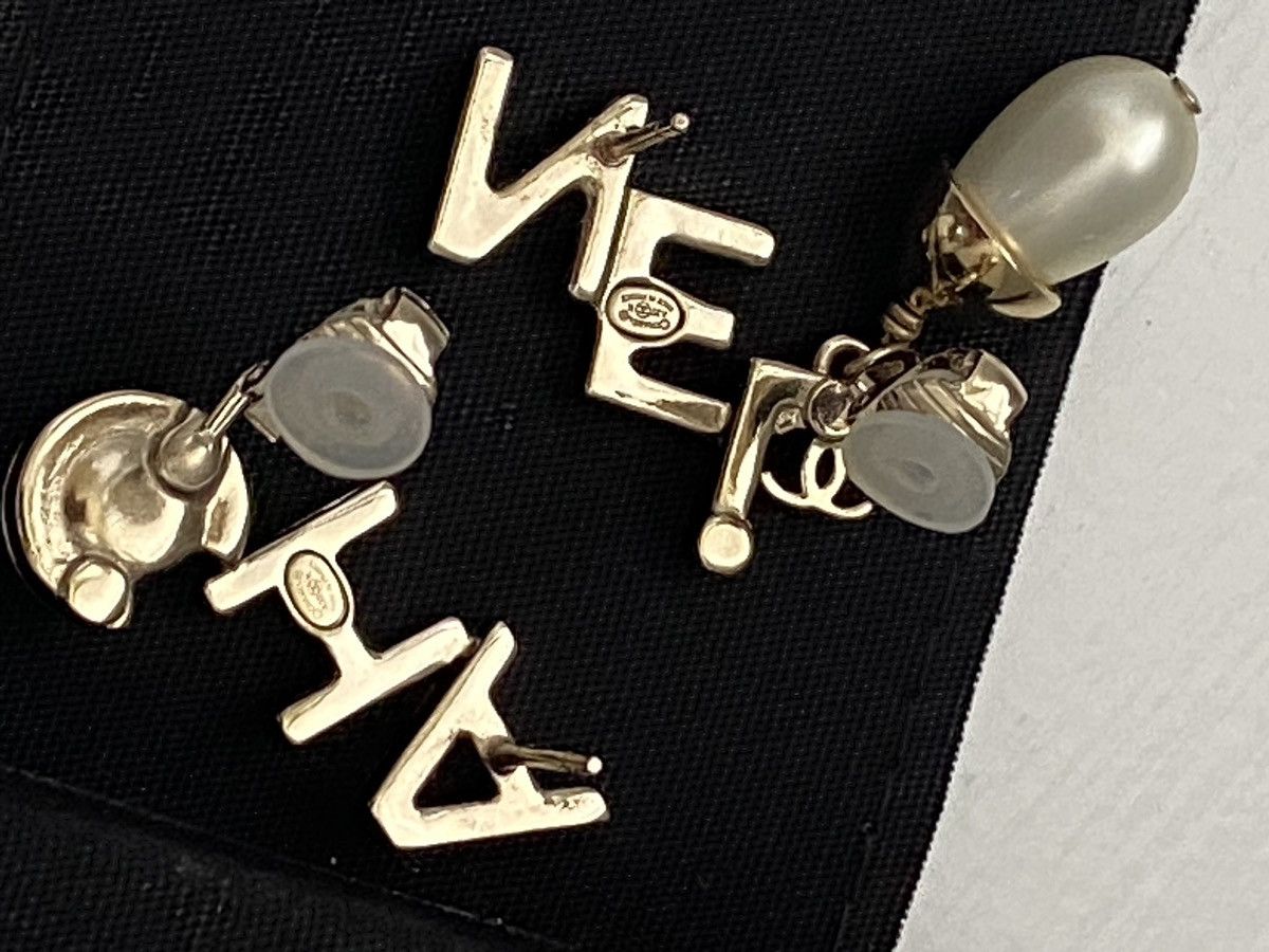Chanel Authentic Chanel earrings Size ONE SIZE - 12 Thumbnail