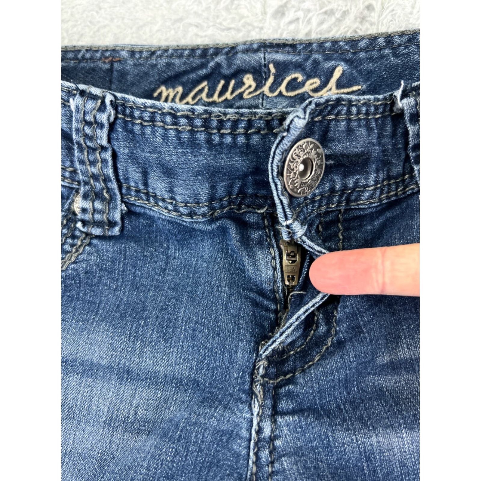 Vintage Maurices Jeans Womens 26x28 Blue Denim Bootcut Western Embroidered 26 Waist 28 Inseam Cotton Blend Regular Size 1 Hat? No. Size 25" / US 0 / IT 36 - 5 Thumbnail