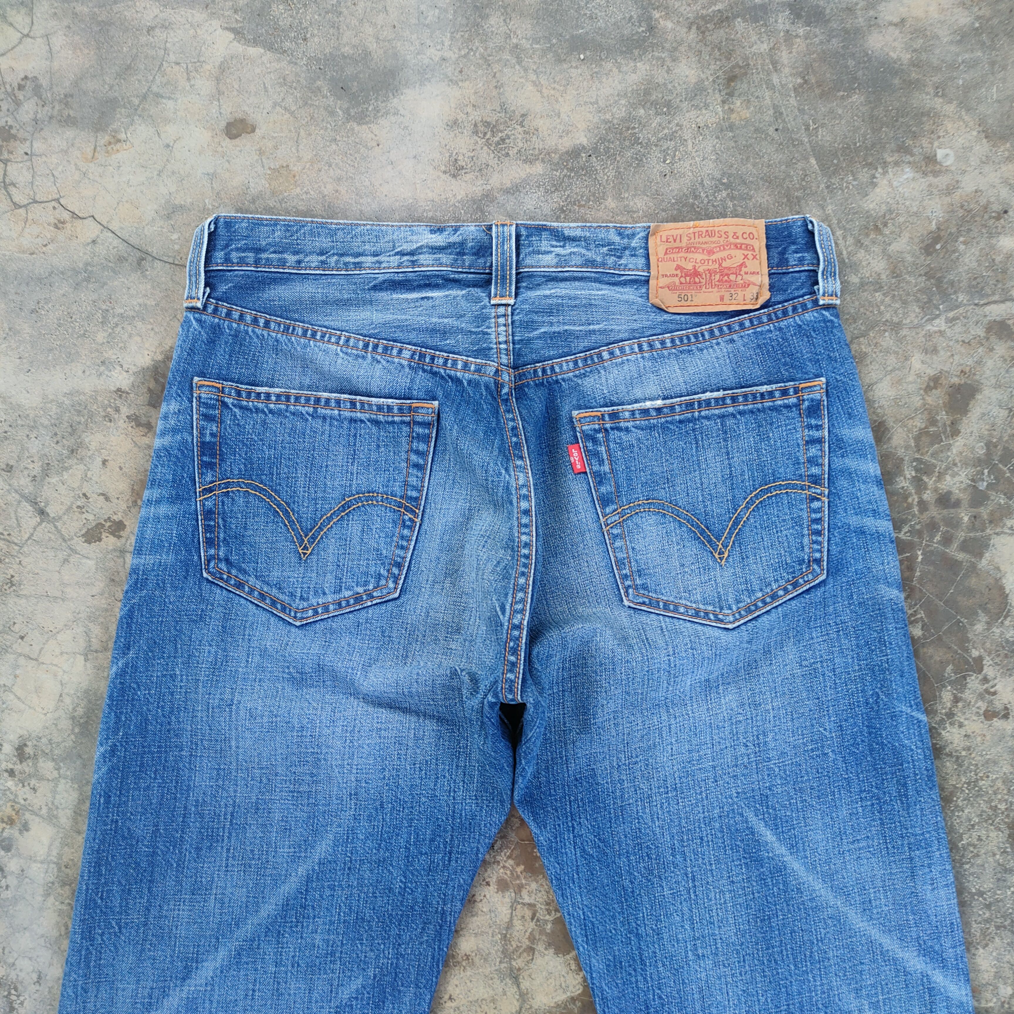 Levi's Vintage Clothing VINTAGE LEVI'S 501 FADED DISTRESSED JEAN DENIM PANTS Size US 32 / EU 48 - 10 Thumbnail