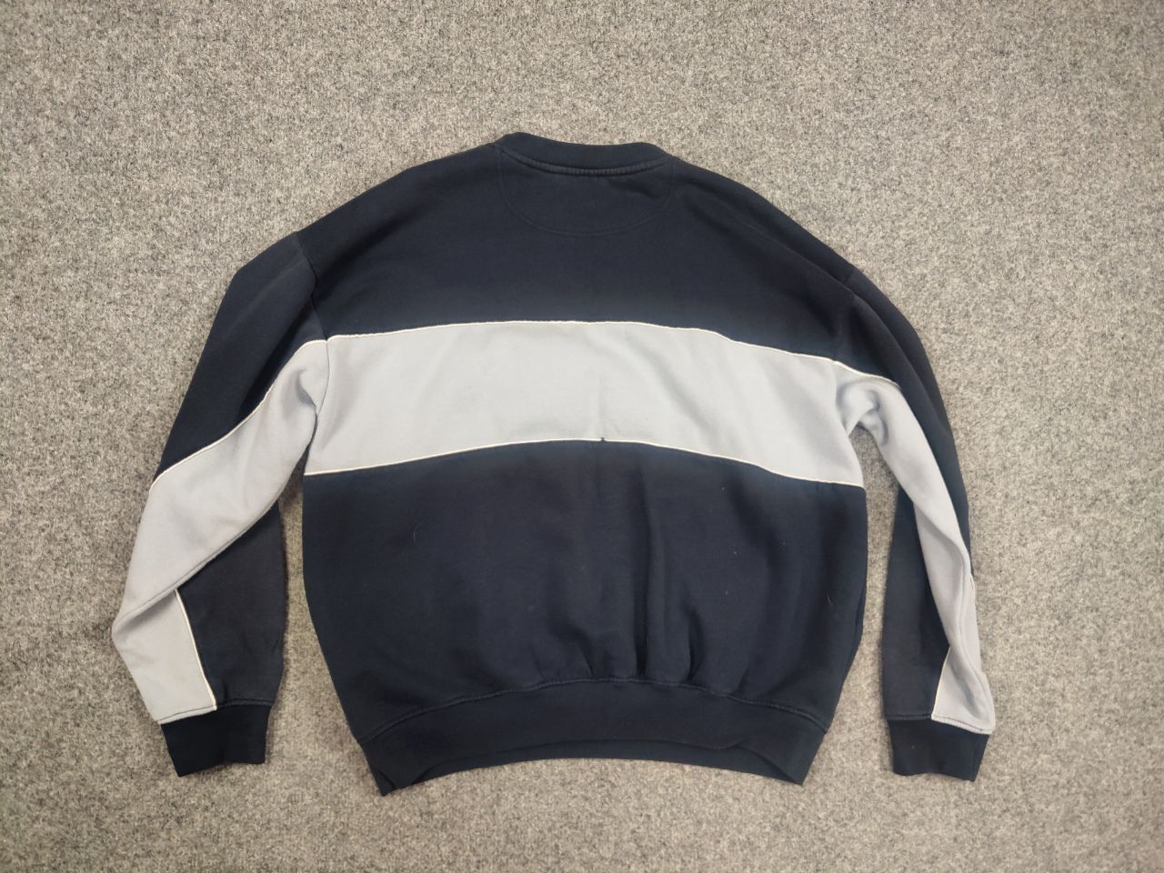 Fred Perry Vintage 90's Fred Perry Embroidered Crew chek Sweatshirt Size US L / EU 52-54 / 3 - 10 Thumbnail