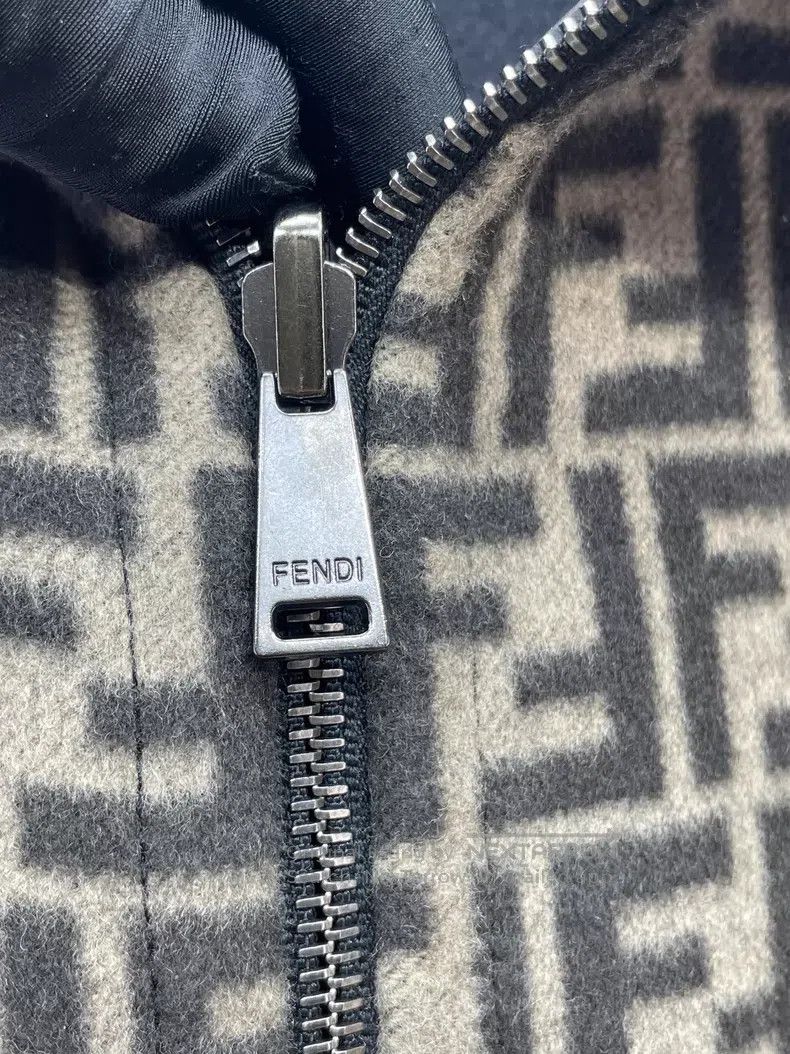 Fendi Fendi Two-way wear patch pocket vintage hooded jacket. Size XS / US 0-2 / IT 36-38 - 6 Thumbnail