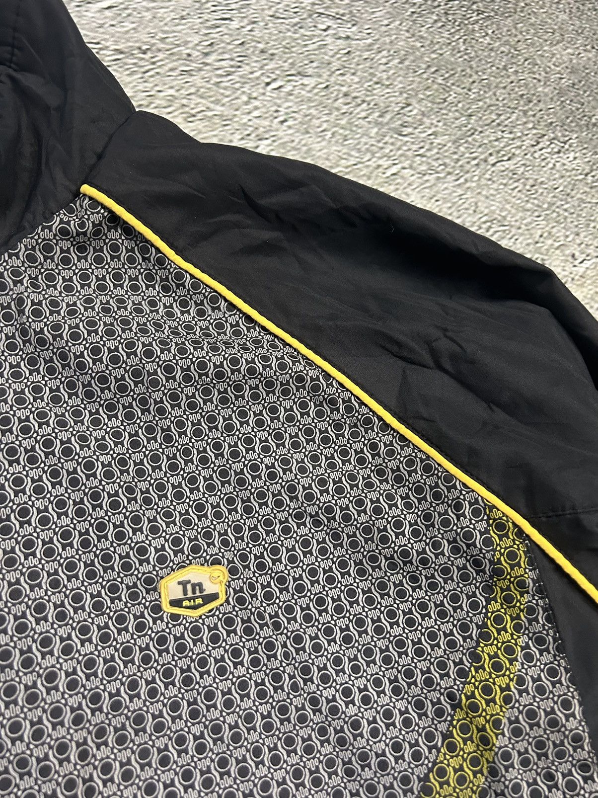 Nike × Vintage Nike TN track jacket nylon vintage drill Y2K black yellow Size US M / EU 48-50 / 2 - 7 Thumbnail