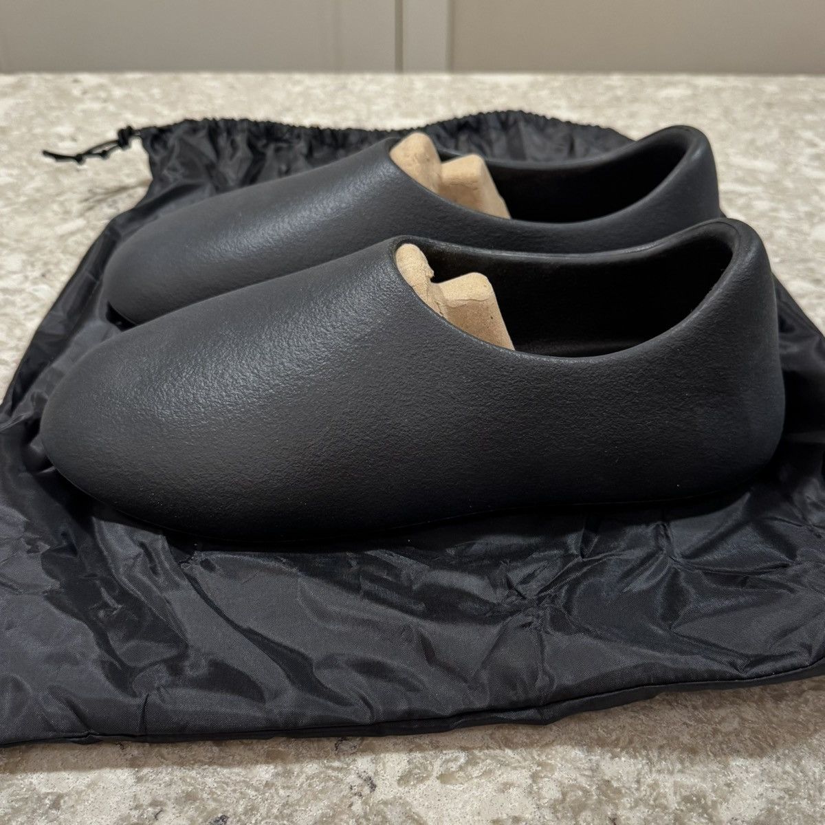 Yeezy Yeezy YZY SL-01 Size US 6 / EU 39 - 2 Thumbnail