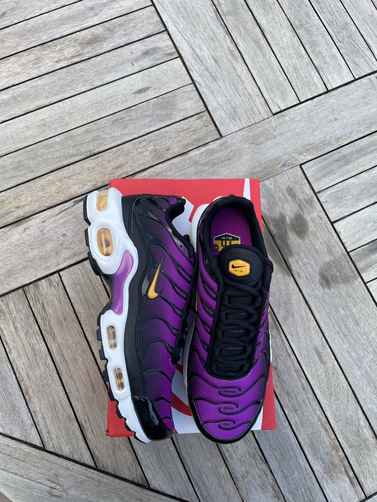 Nike - Nike Air Max Plus Black Hyper Violet Size US 7 / IT 37 - 1 Thumbnail