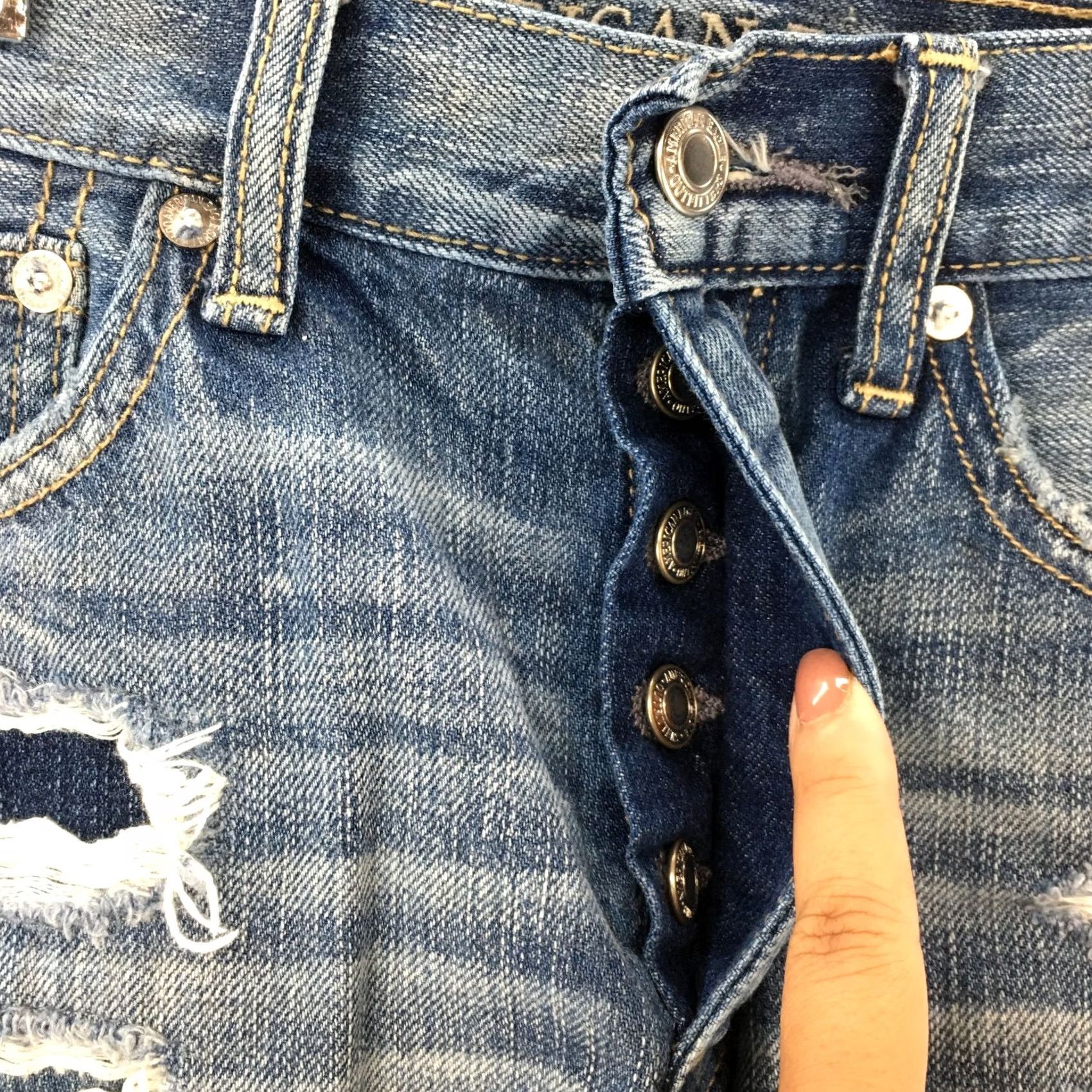 American Eagle Outfitters VINTAGE American Eagle Short Womens 2 Blue Cut-Off Hi-Rise Distressed Button Fly Size 26" / US 2 / IT 38 - 3 Thumbnail