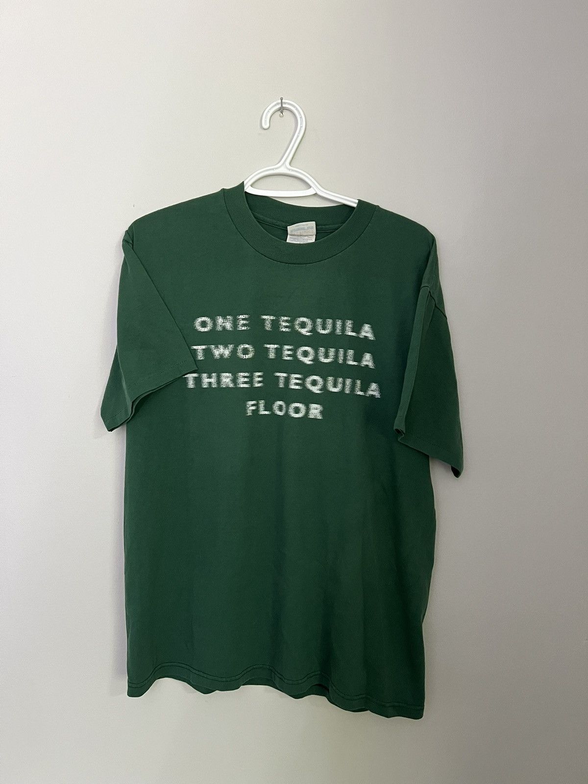 Hanes Vintage Single Stitch Tequila Floor Blur Faded T-Shirt Size US L / EU 52-54 / 3 - 1 Thumbnail