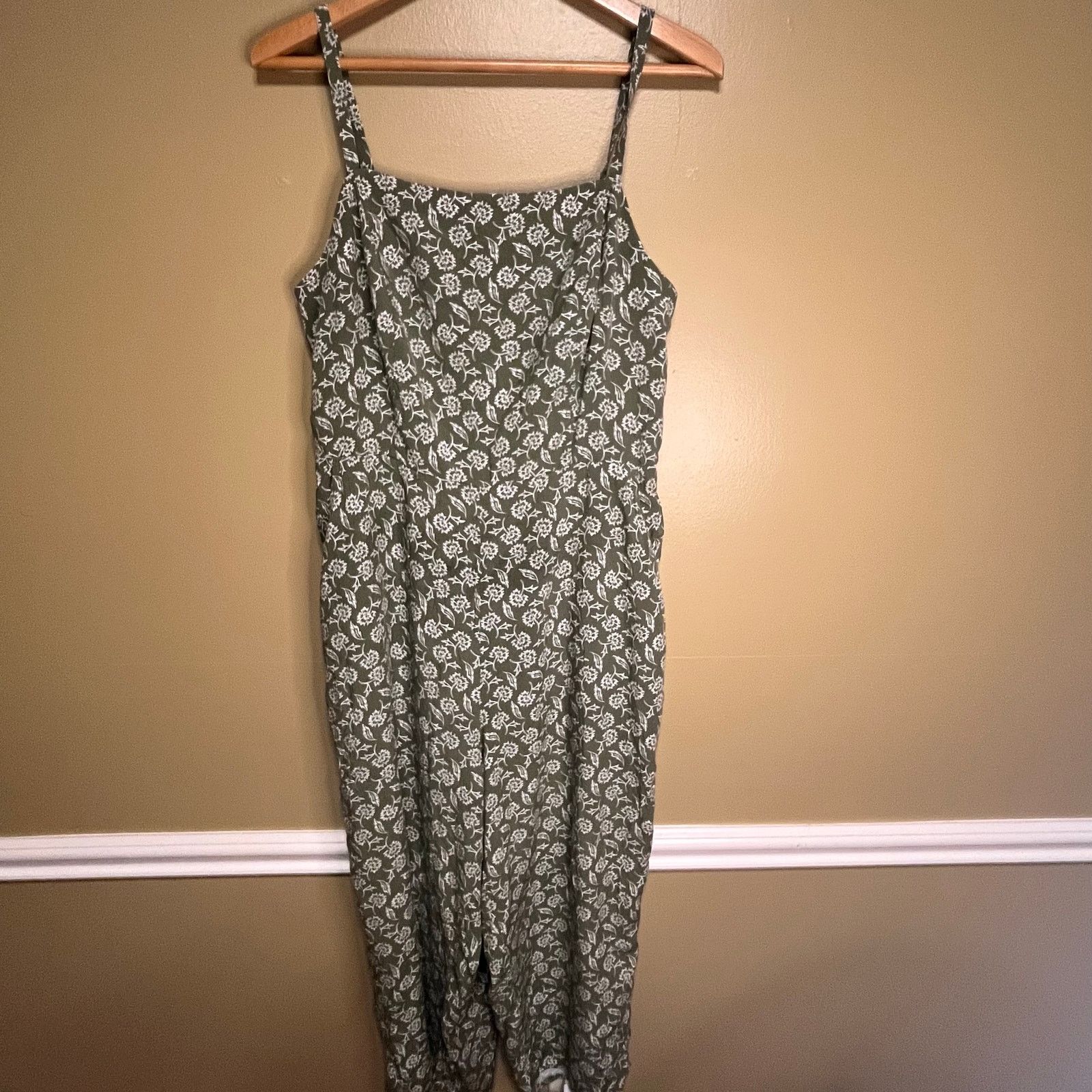 Old Navy Old Navy Square Neck Cami Jump Suit Size 34" / US 12 / IT 48 - 2 Thumbnail