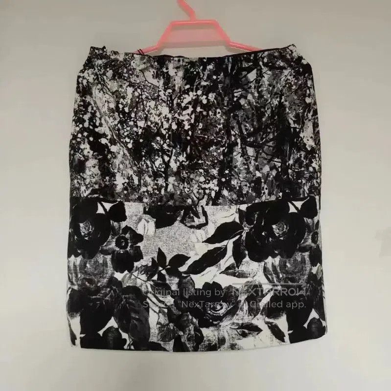 Max Mara MaxMara Gray Floral Patterned Skirt . Size 23" - 2 Thumbnail