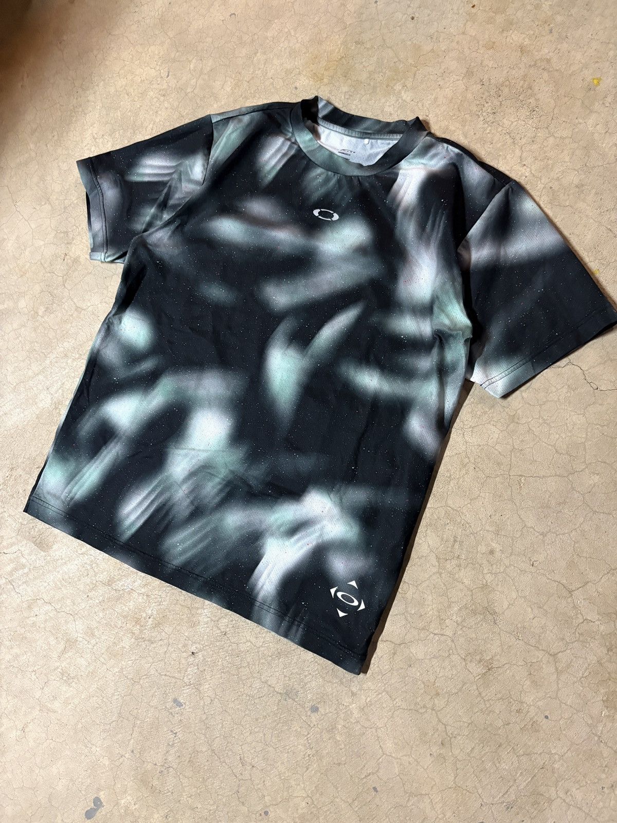 Oakley Oakley Y2K Galaxy Print Tee T-shirt Black Size Medium Size US M / EU 48-50 / 2 - 2 Thumbnail