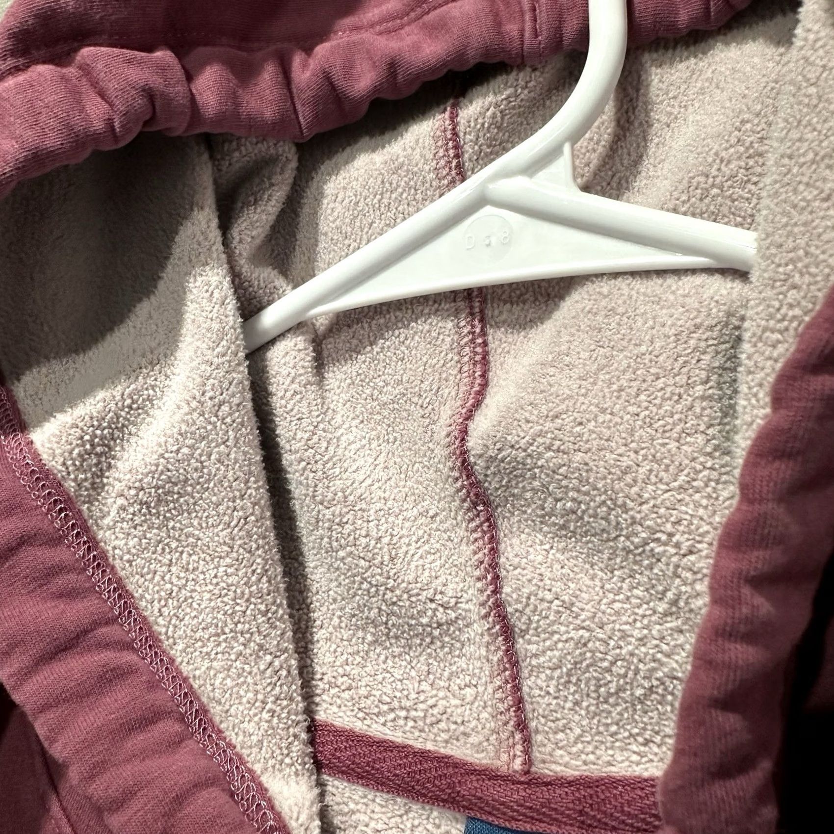Old Navy Old Navy Sweatshirt Womens XL Scarlet Oak Red Fleece Hoodie Pullover Snuggly Size XL / US 12-14 / IT 48-50 - 5 Thumbnail