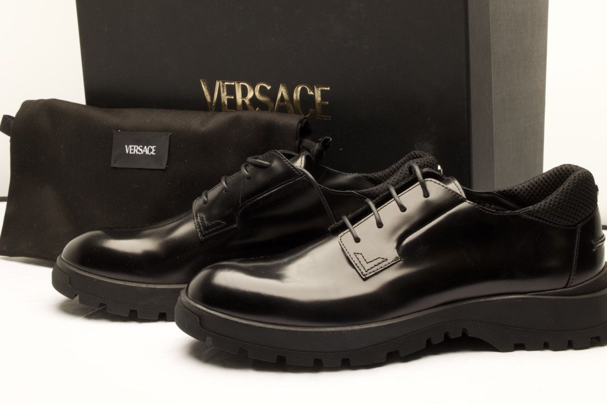 Versace Versace Black Leather Lace-Up Shoes Brand New .Size 9 Size US 9 / EU 42 - 1 Thumbnail