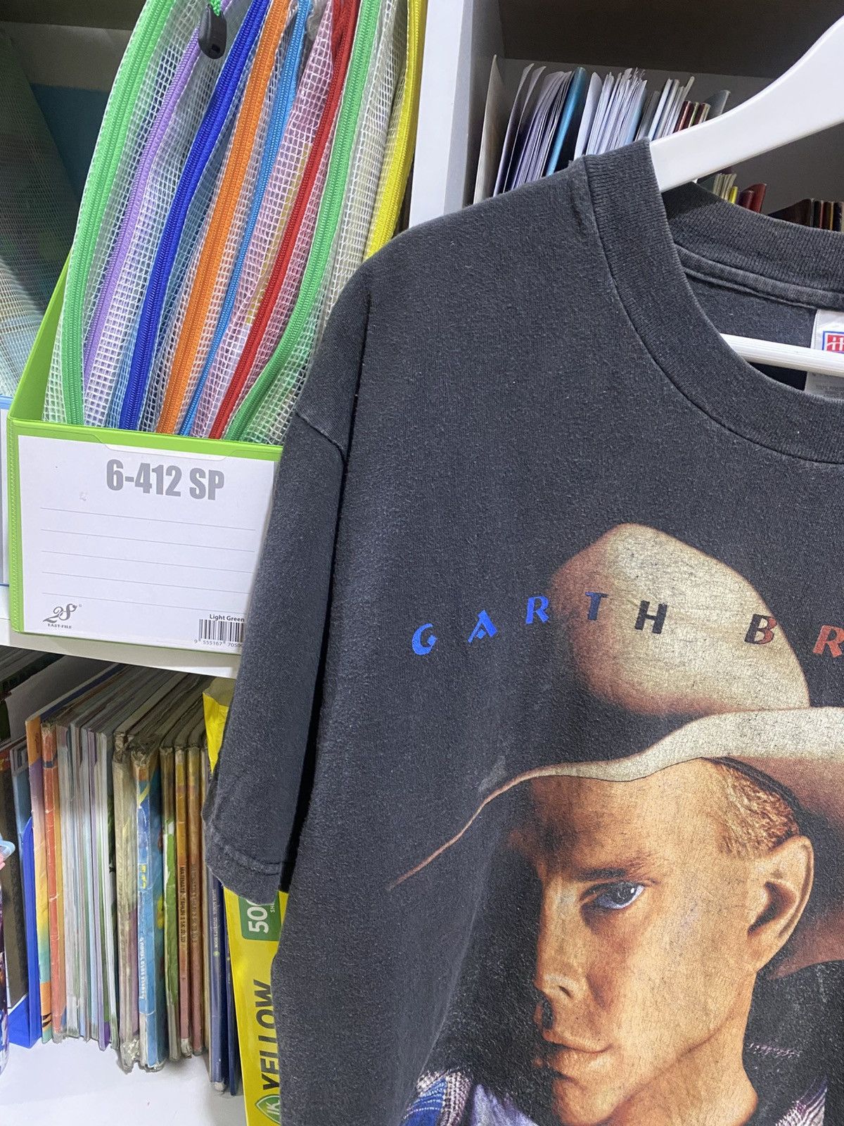 Vintage Vintage 1998 Black Garth Brooks Fresh Horses Tour t-shirt. Size US L / EU 52-54 / 3 - 4 Thumbnail