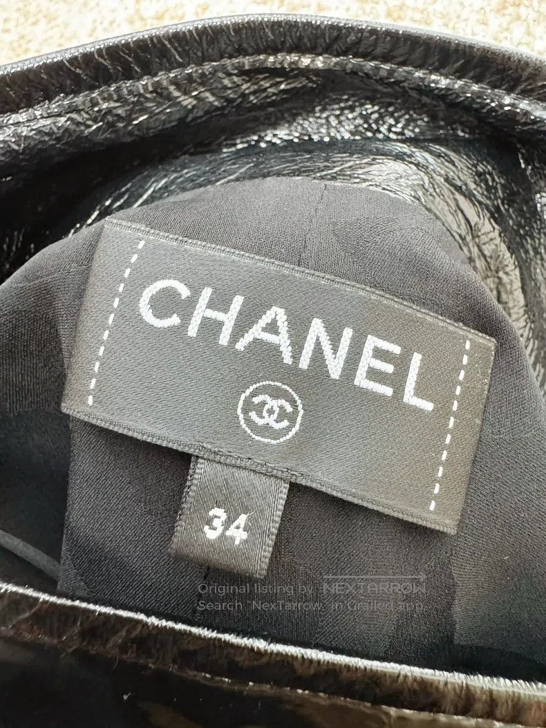 Chanel Chanel 23K black patent leather camelia button half-length Size 42" / US 20 - 5 Thumbnail