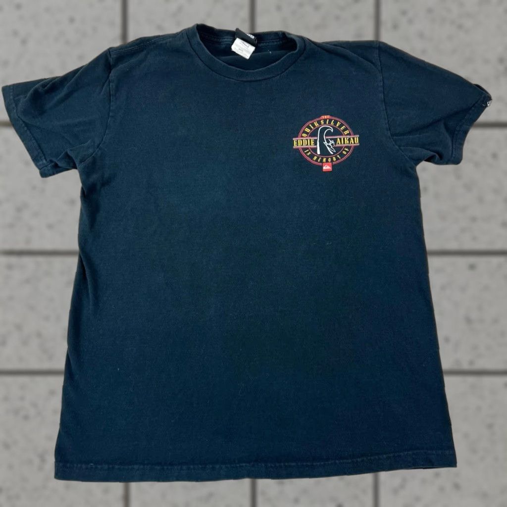 Quiksilver VINTAGE Quiksilver T-Shirt Eddie Aikau Memorial Y2K Surf Hawaii Gray M Mens 90s Beach Hawaiian Surfer Short Sleeve Shirt Size US M / EU 48-50 / 2 - 1 Thumbnail