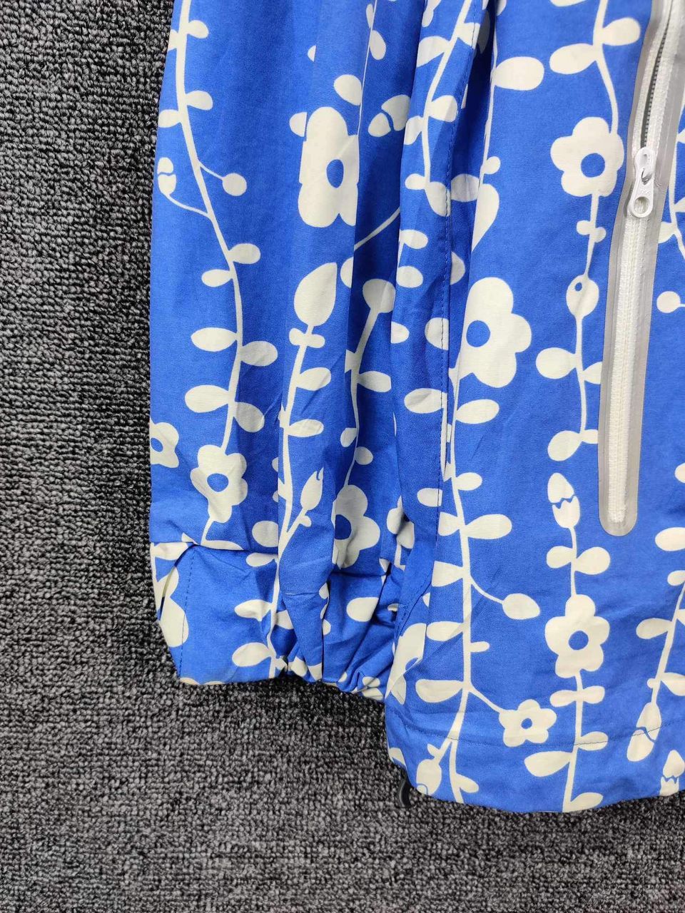 Helly Hansen Vintage Helly Hansen Fullprint Floral Jacket Nice Design Size US L / EU 52-54 / 3 - 4 Thumbnail