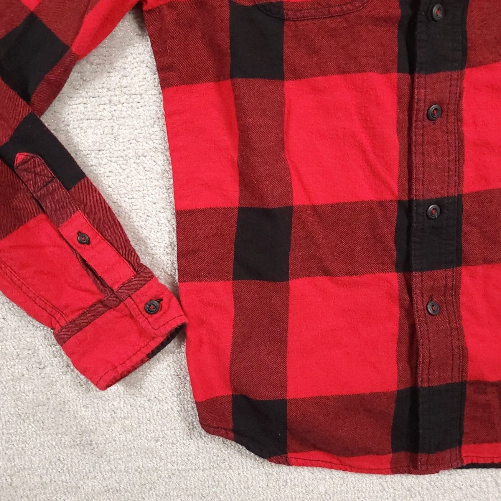 American Eagle Outfitters VINTAGE American Eagle Outfitters Heritage Flannel Button Up Shirt Men S Long Sleeve Red Plaid Logo Shirt Button-Up Sweatshirt Not applicable Size US S / EU 44-46 / 1 - 5 Thumbnail