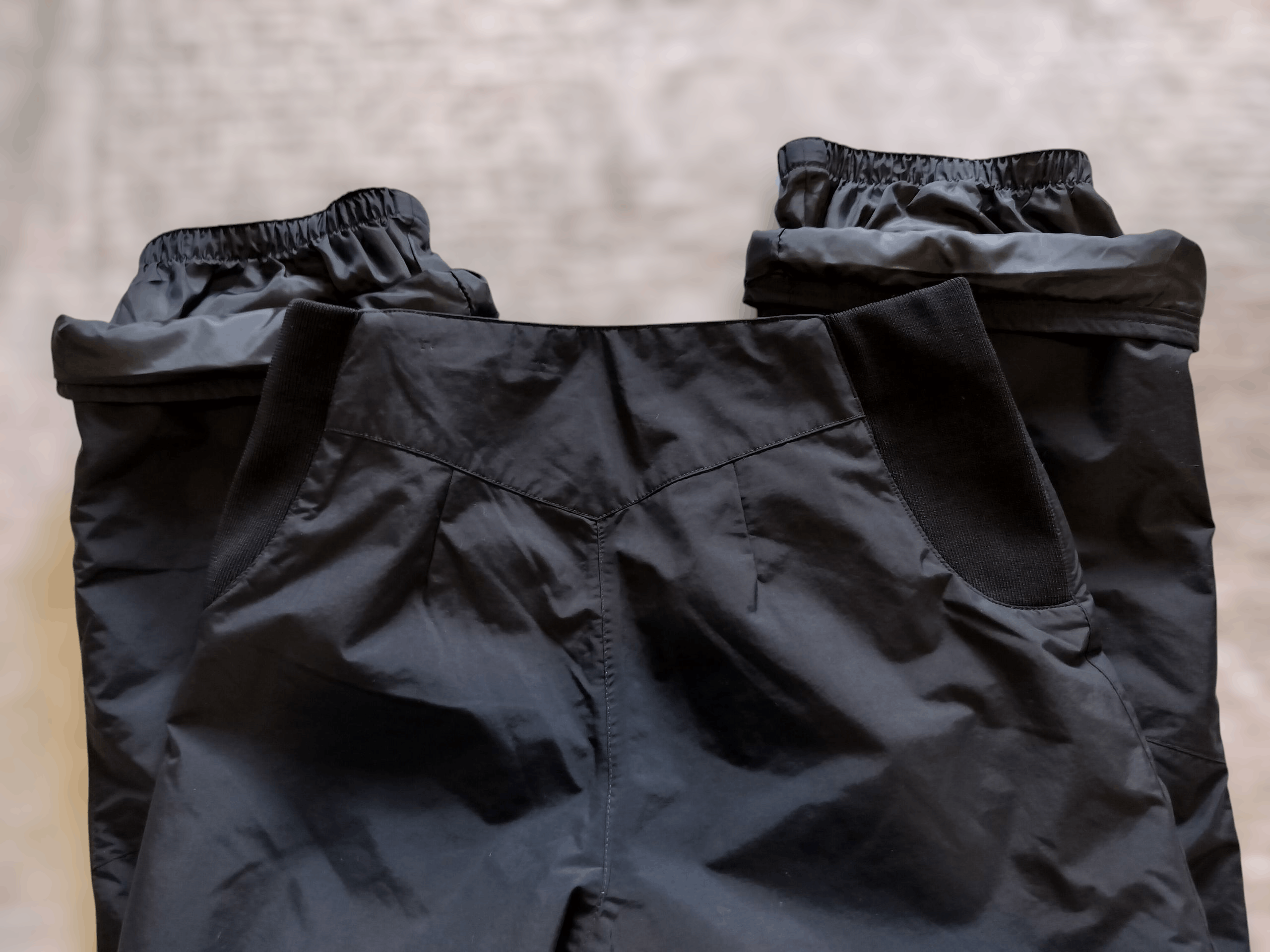 Obermeyer Black ski pants by Obermeyer, insulated, stretchy waist Size 28" / US 6 / IT 42 - 3 Thumbnail