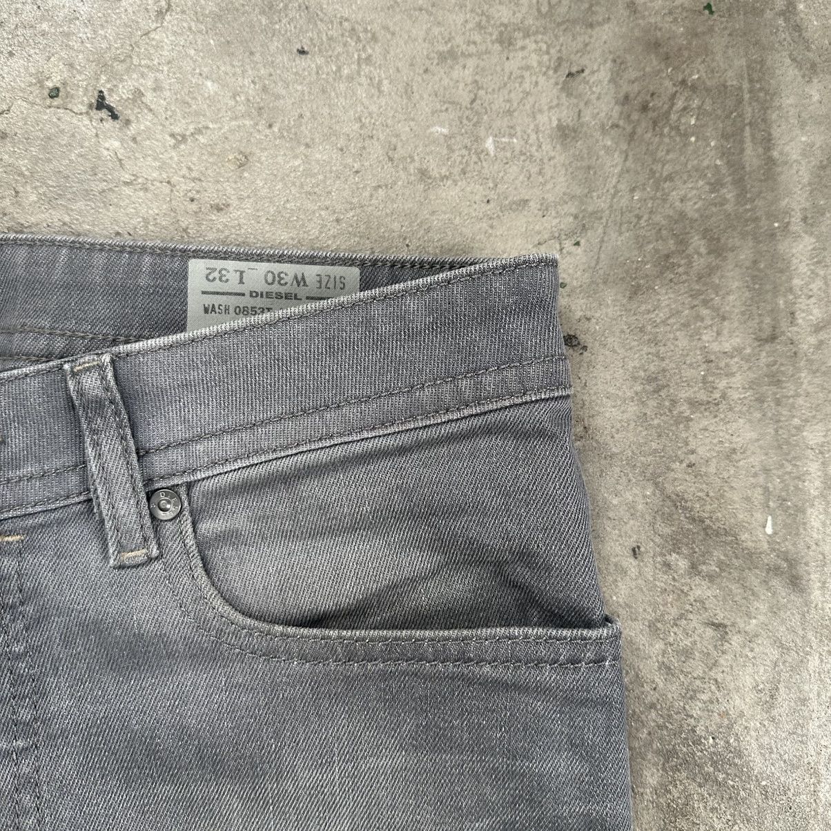 Diesel Diesel ‘Buster’ waxed style Tapered Denim 30x32 Size US 30 / EU 46 - 8 Thumbnail