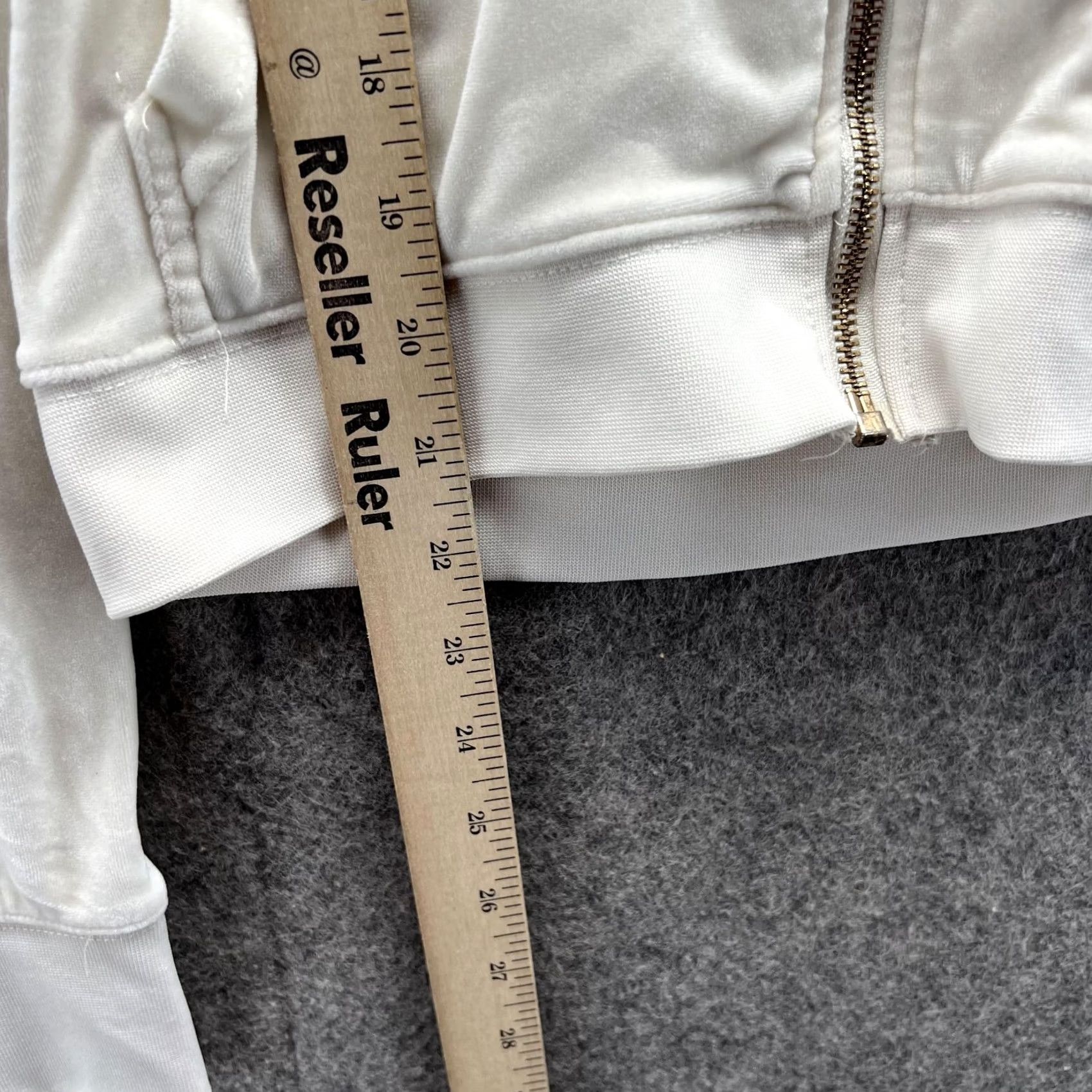 True Religion VINTAGE? No. True Religion Sweater Women Medium Horse Shoe White Full Zip Hoodie Polyester Size M / US 6-8 / IT 42-44 - 6 Thumbnail