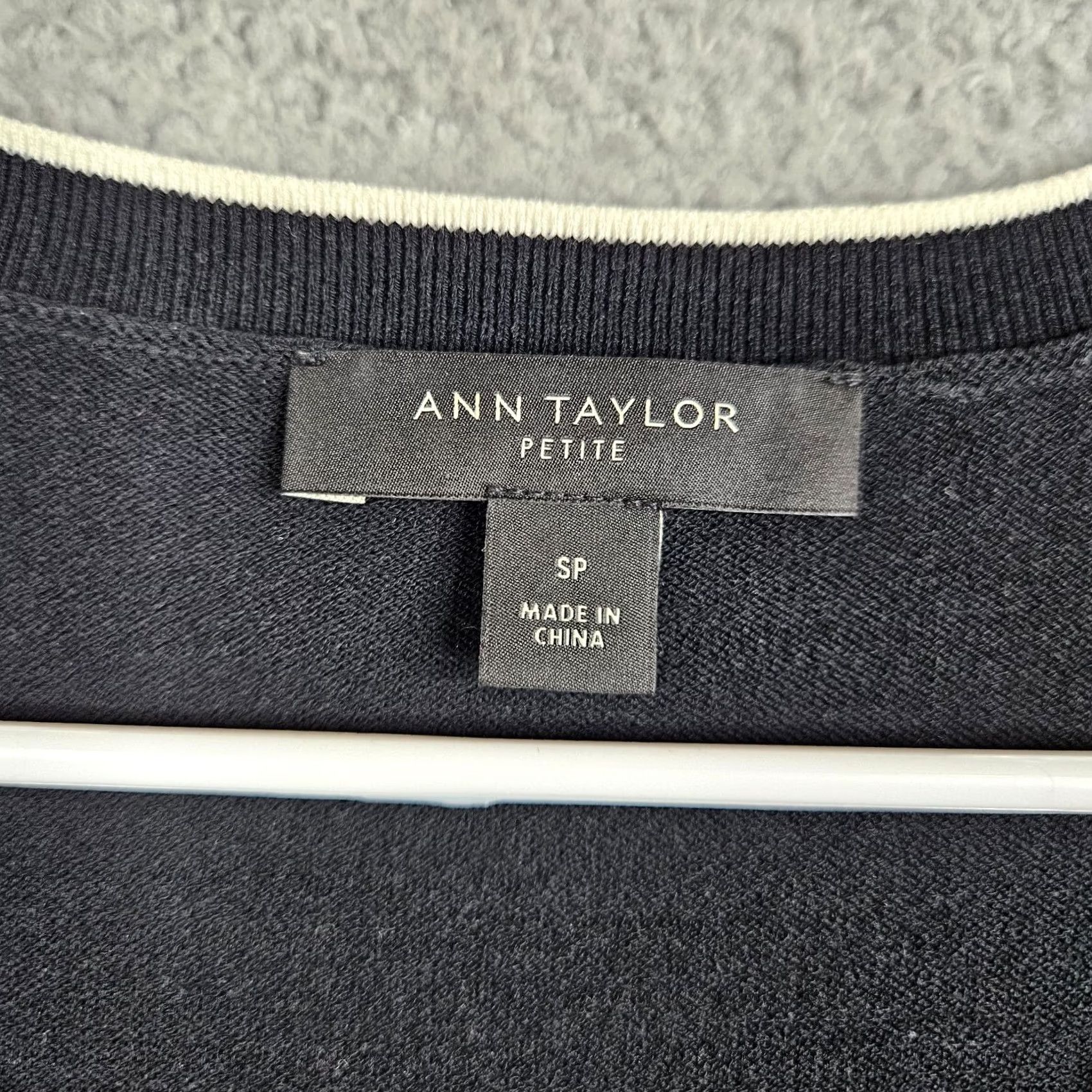 Vintage Ann Taylor Women’s black Knit Short sleeve Round neck top Size S Size S / US 4 / IT 40 - 6 Thumbnail