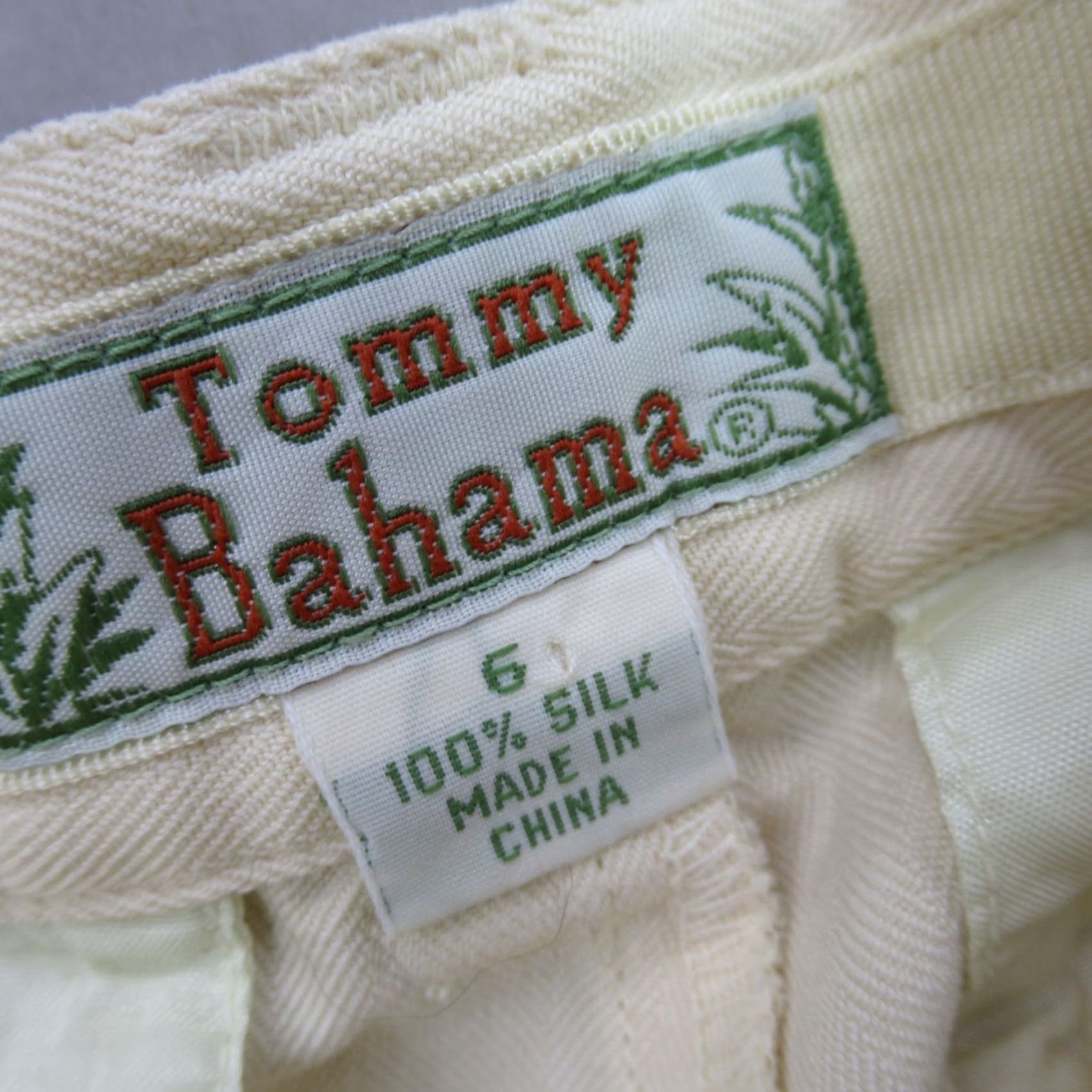 Tommy Bahama Tommy Bahama Shorts Chino 6 Yellow Lightweight Pockets Outdoors Womens Size 28" / US 6 / IT 42 - 3 Thumbnail