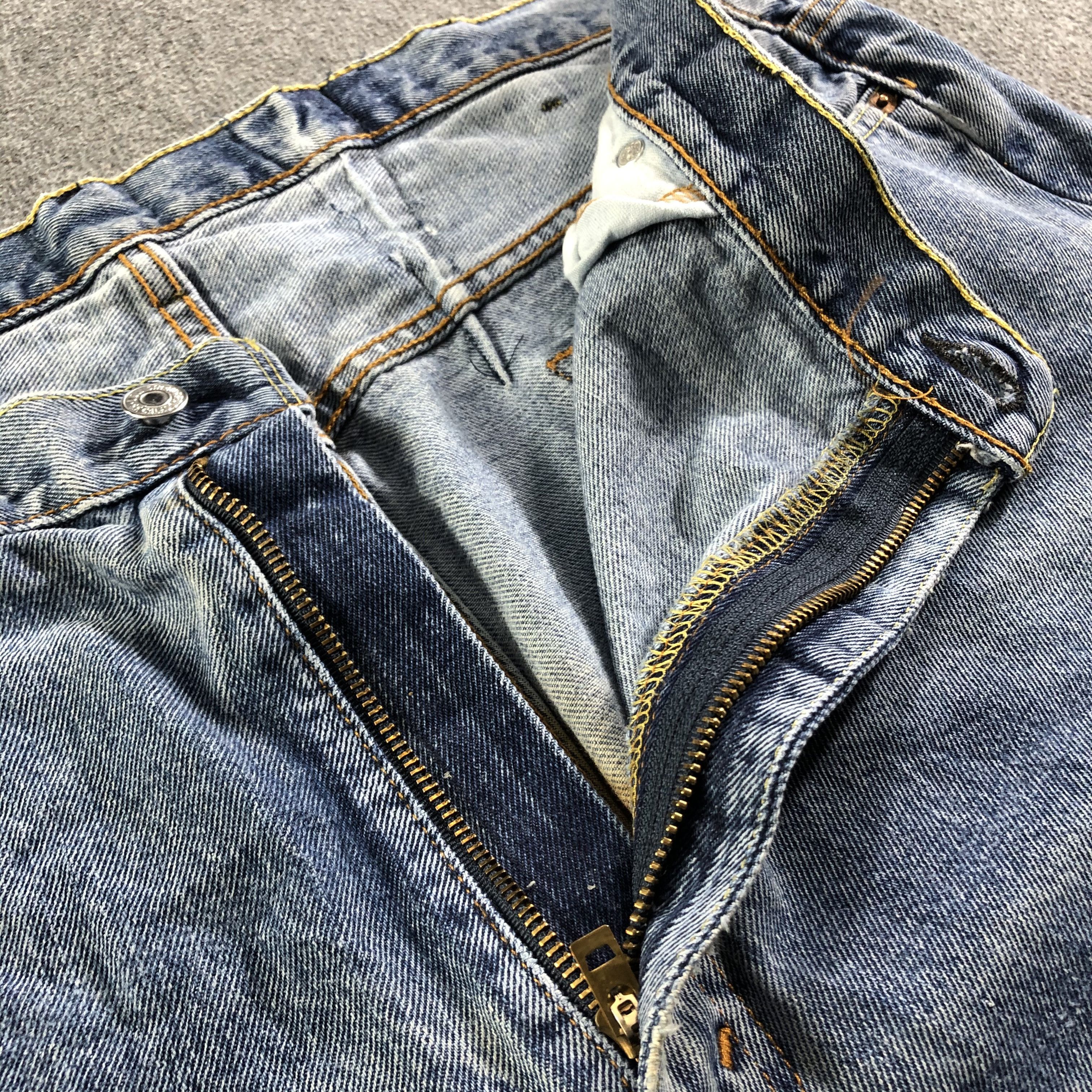 Levi's Vintage Blue Wash Levis 550 Jeans-J3530 Size US 43 - 8 Thumbnail
