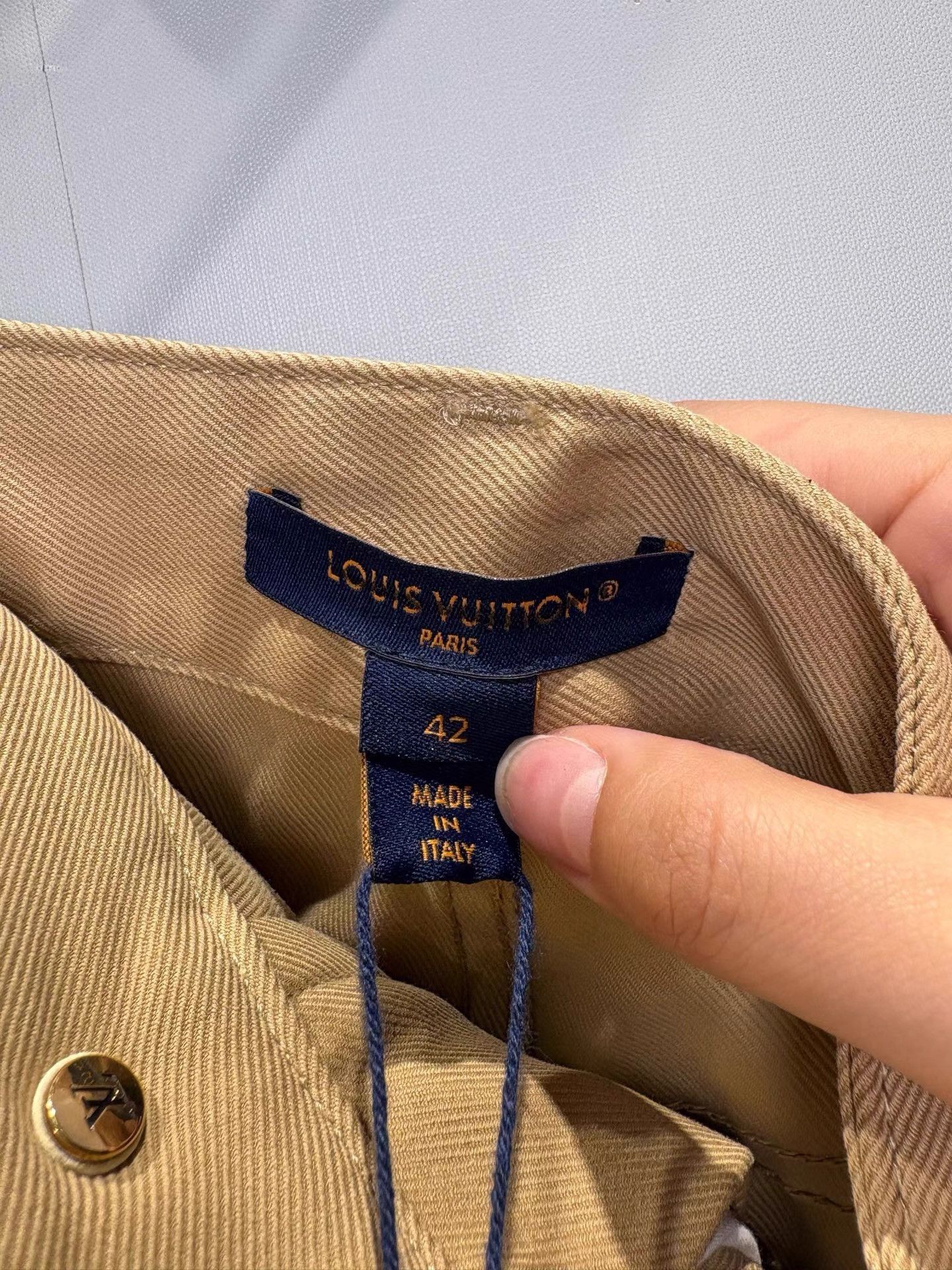Louis Vuitton Louis Vuitton SS24 Shorts with Rear Leather Patch K36 Size US 42 / EU 58 - 3 Thumbnail