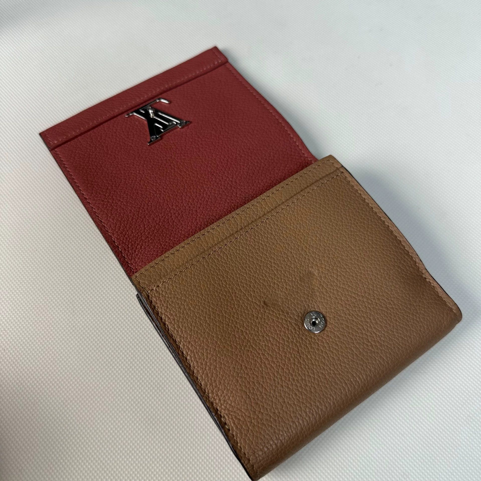 Louis Vuitton LOUIS VUITTON Lockme II Color-Blocked Short Tri Wallet Size ONE SIZE - 2 Thumbnail