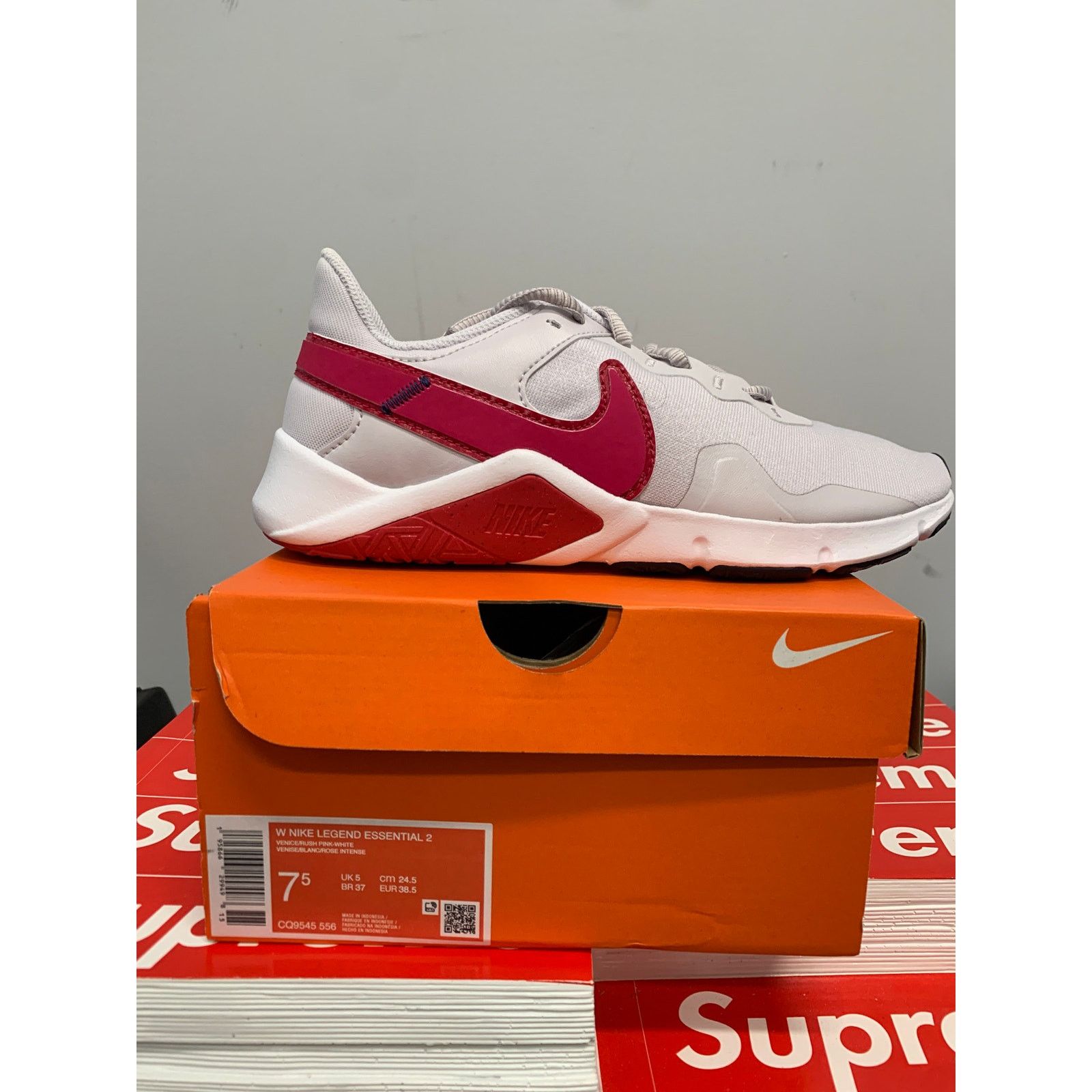 Nike Nike Legend Essential 2 Womens Training Shoes Size 7.5 Size US 7.5 / IT 37.5 - 1 Thumbnail