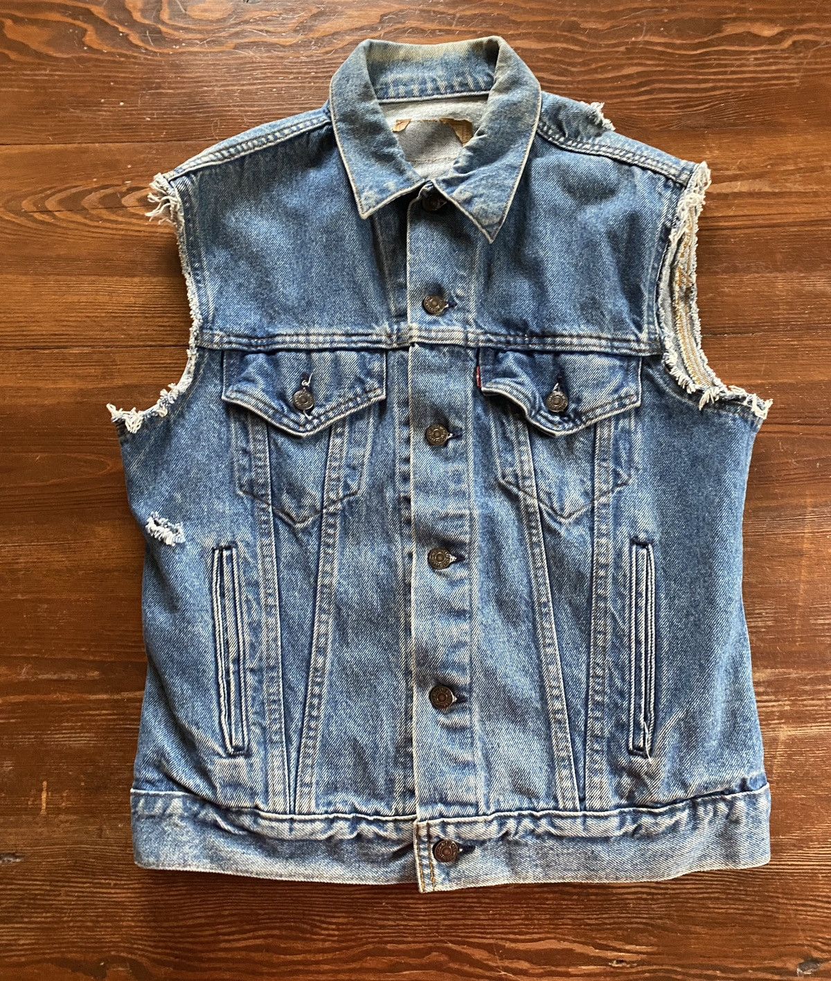 Levi's Vintage 80’s Levi’s Distressed Thrash Style Denim Jean Vest Size US S / EU 44-46 / 1 - 17 Thumbnail