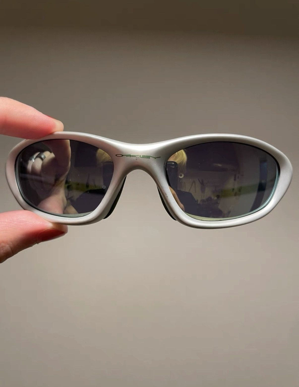 Oakley Silver Oval Frame Sunglasses Size ONE SIZE - 1 Thumbnail
