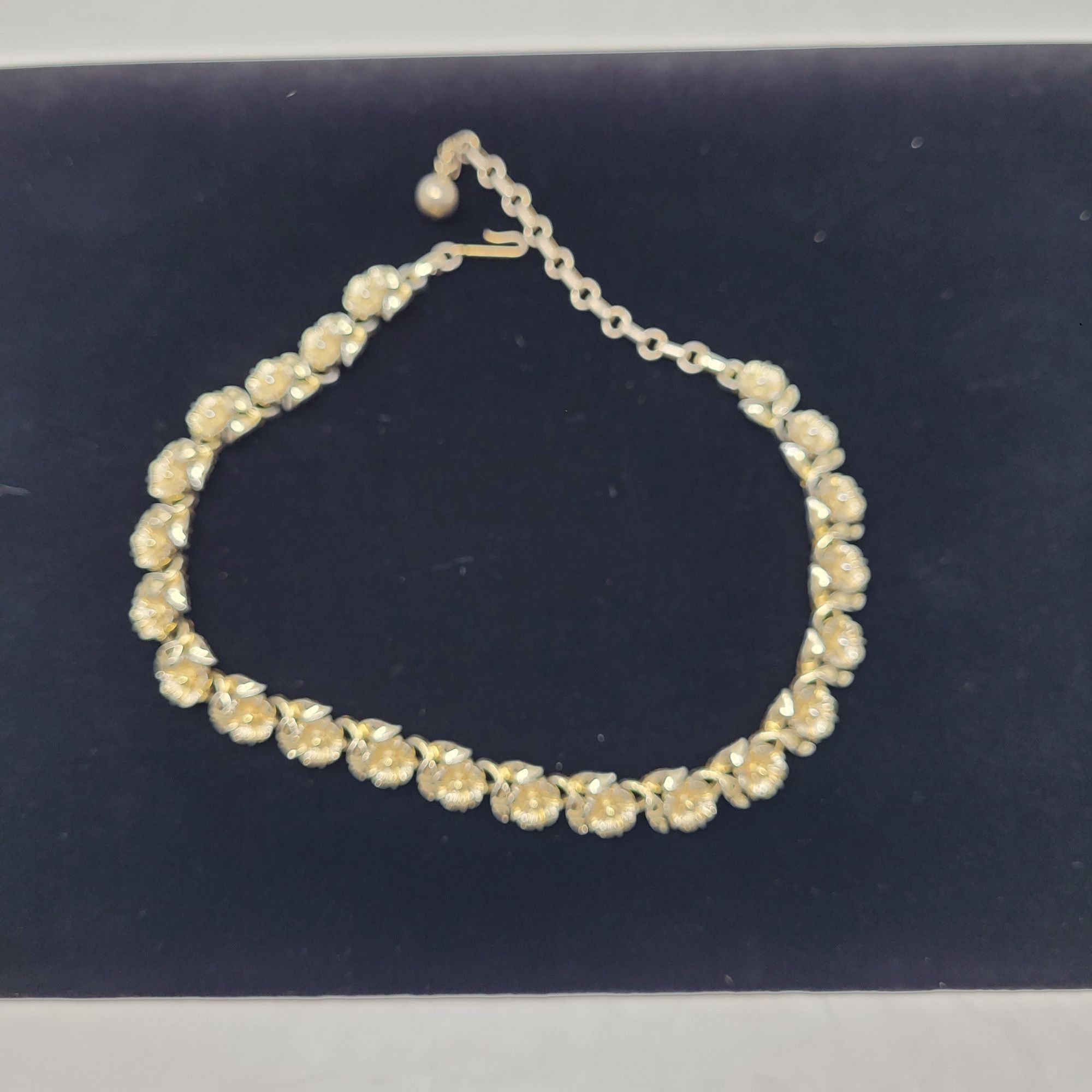 Vintage 70s Signed Lisner Gold Tone 3D Flower Link Collar Choker Size ONE SIZE - 13 Thumbnail