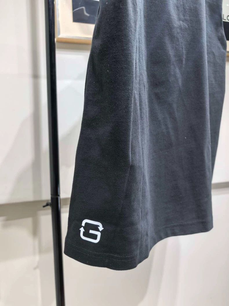 Givenchy Givenchy Black Round Neck Short Sleeve T-Shirt 2506-Nextarr Size US S / EU 44-46 / 1 - 7 Thumbnail