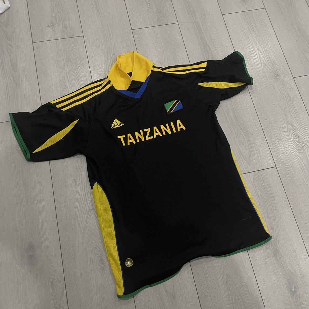 Vintage Tanzania adidas vijana 2010 11 tee Shirt Jersey Size US M / EU 48-50 / 2 - 1 Thumbnail