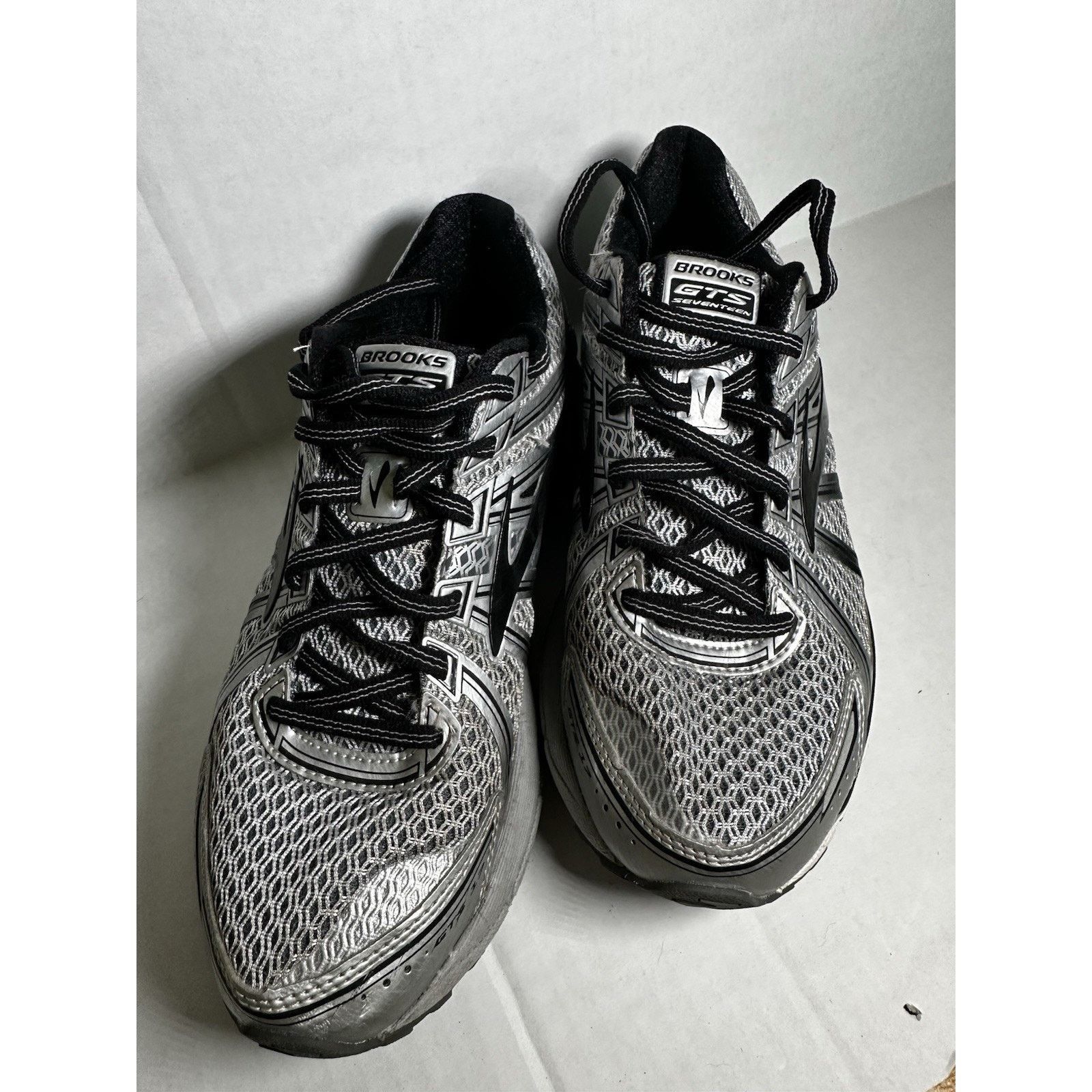 Brooks Brooks Adrenaline GTS 17 Running Shoes Sz 7-D Black/Silver Size US 7 / EU 40 - 8 Thumbnail