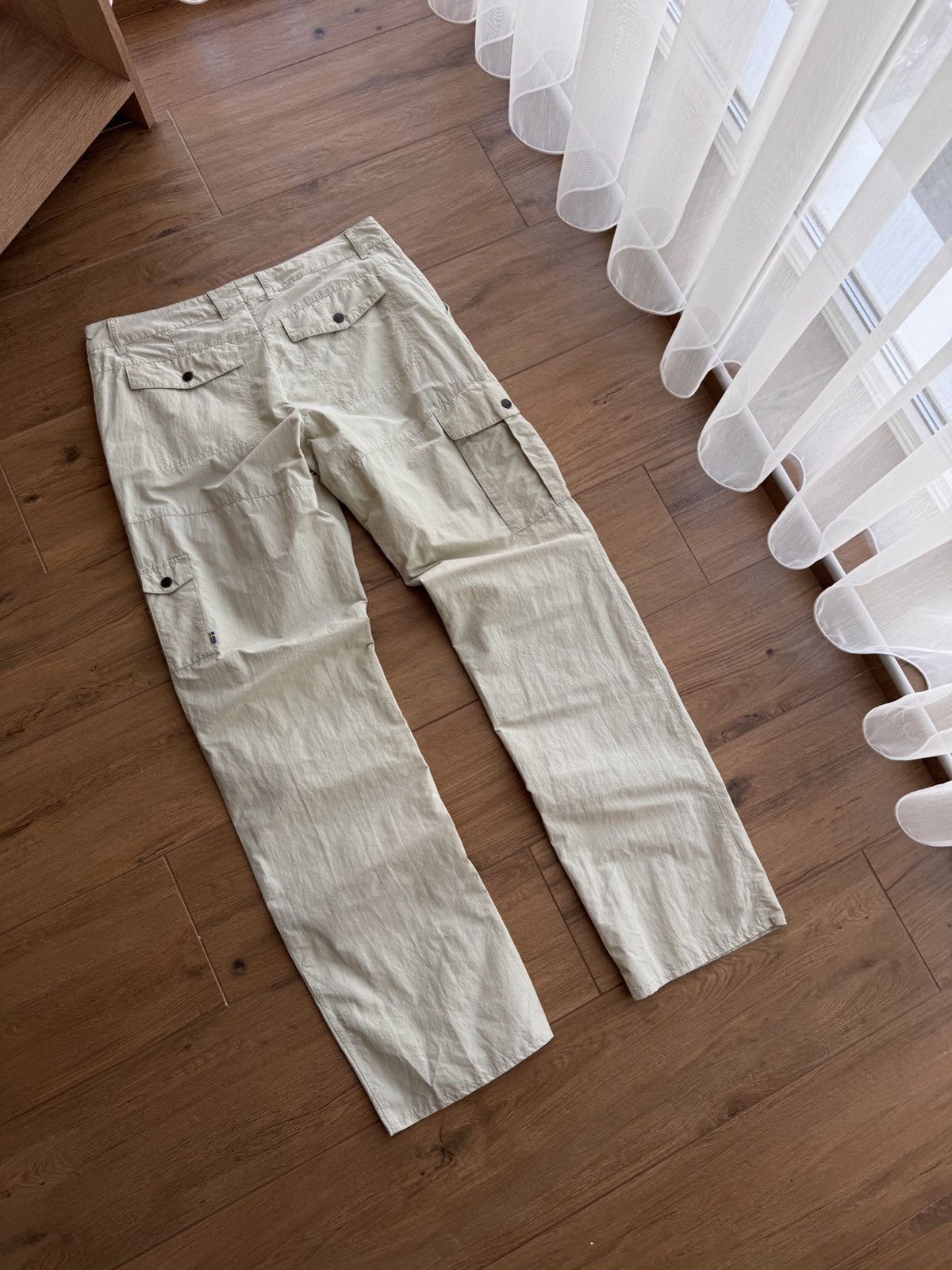 Fjallraven × Vintage Vintage Fjallraven Beige Nylon Cargo Lightweight Pants Size US 34 / EU 50 - 11 Thumbnail