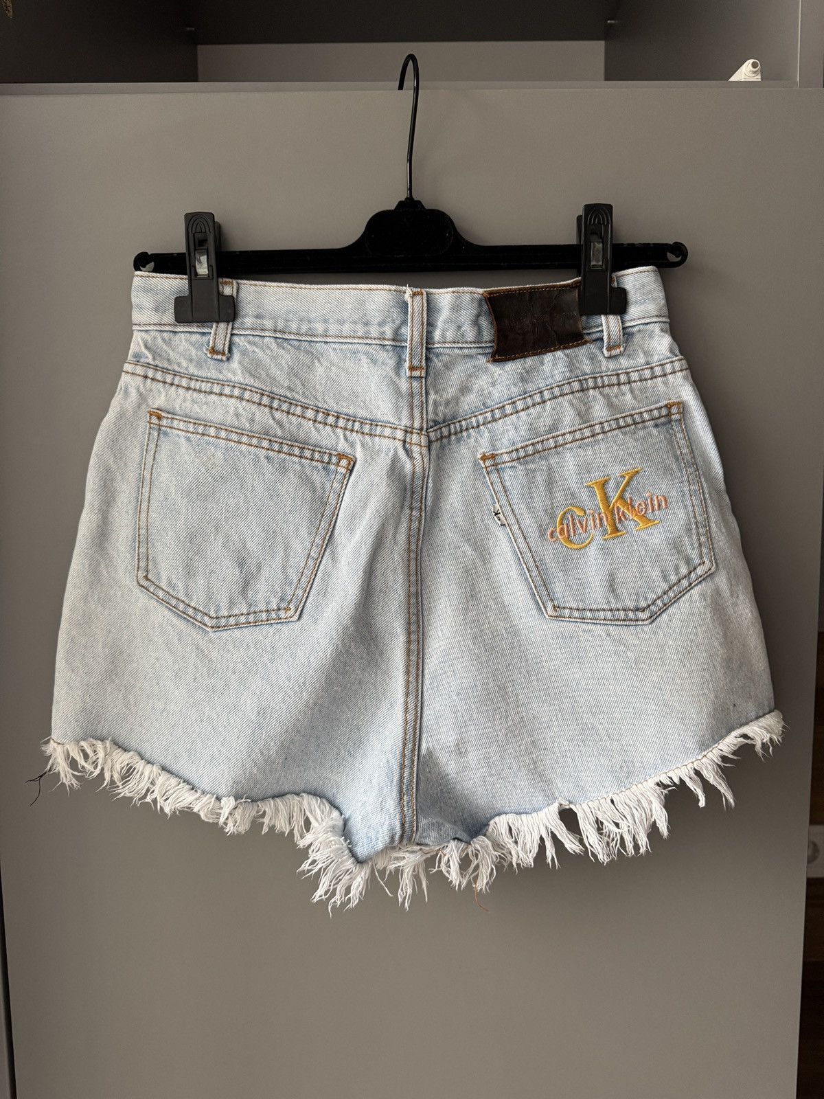 Calvin Klein × Vintage Rare Vintage Calvin Klein Denim Logo Embroidered Shorts Size 25" / US 0 / IT 36 - 1 Thumbnail