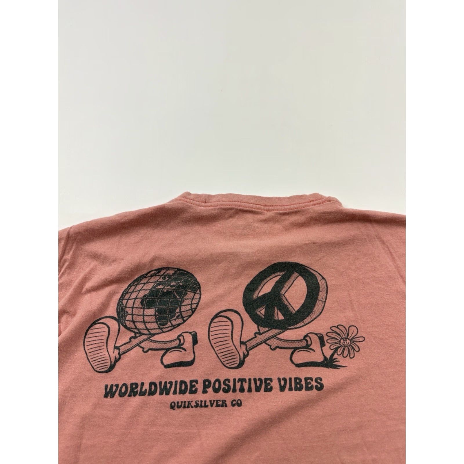 Quiksilver Quiksilver Shirt Mens Medium Peach Short Sleeve Peace Crew Neck T-Shirt Worldwide Positive Vibes USA Size US M / EU 48-50 / 2 - 6 Thumbnail