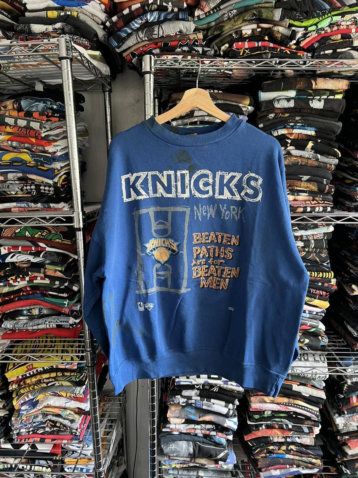 NBA 90s New York Knicks Beaten Paths are for Men Crewneck Magic Size US L / EU 52-54 / 3 - 1 Thumbnail