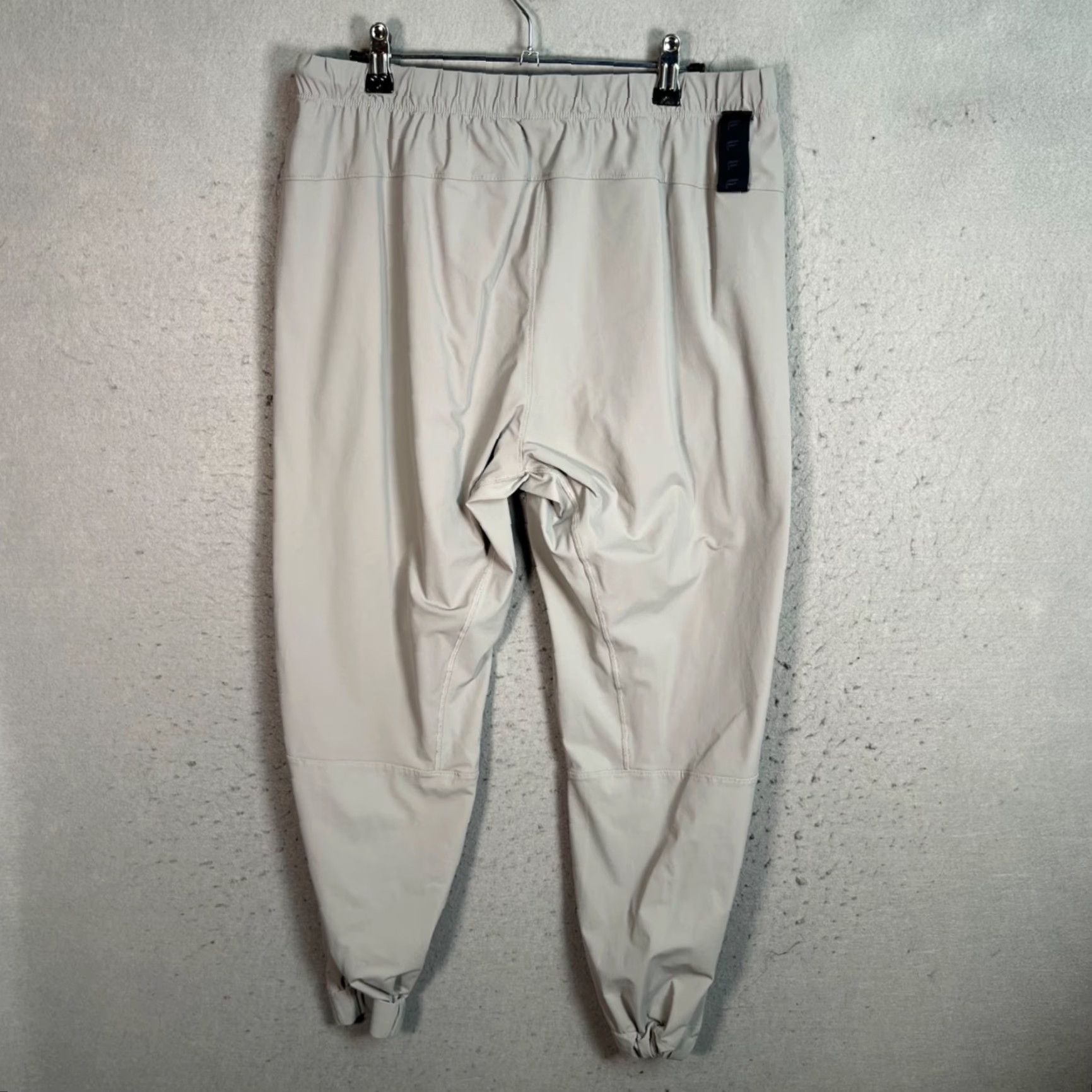 Fabletics Fabletics Mens Jogger Pants Athletic Tapered Leg Drawstring Size L Gray Polyester Elastane Activewear 32 in Inseam 25 in Size US 33 - 2 Thumbnail
