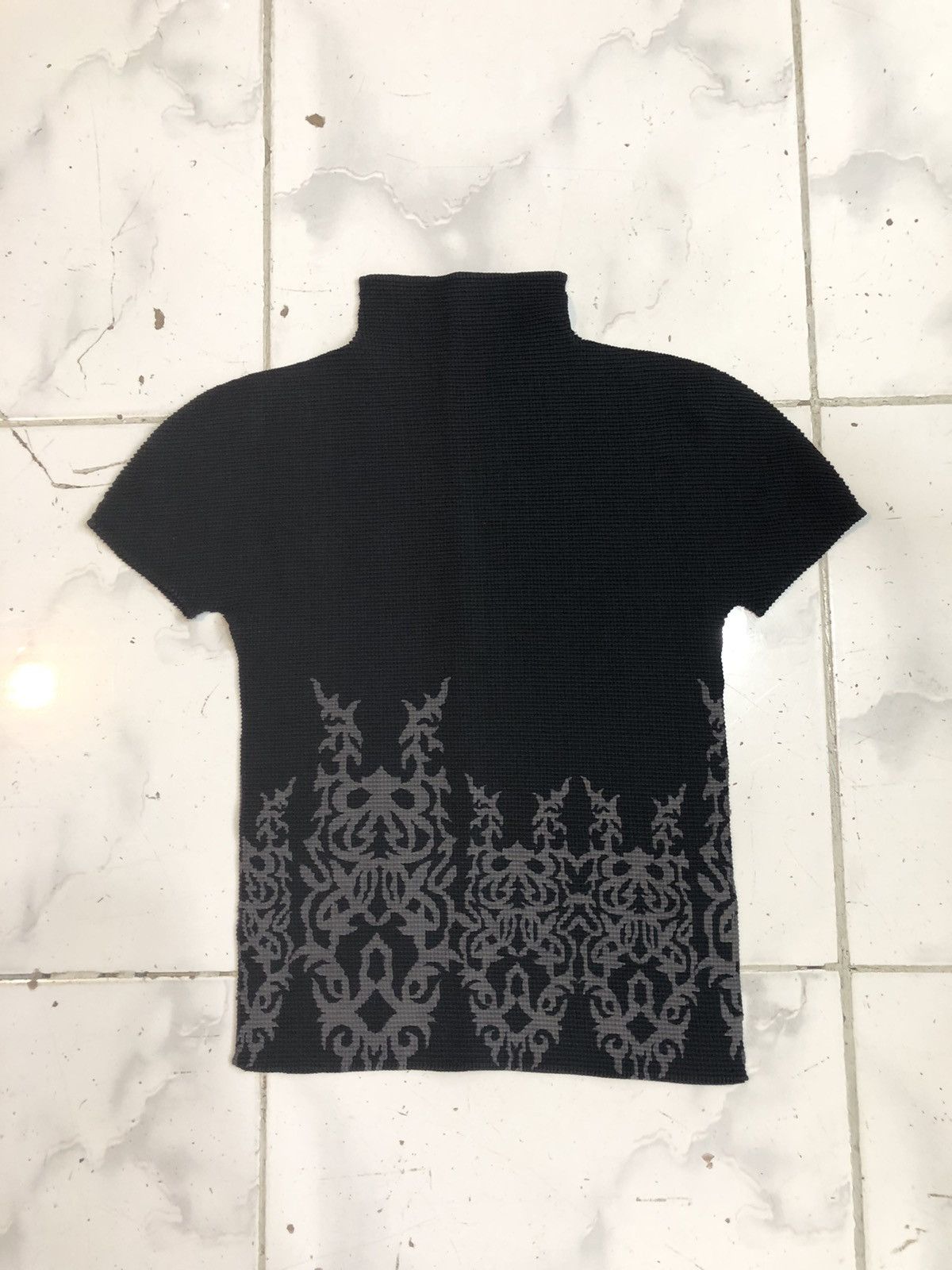 Issey Miyake Issey Miyake Me Pleated Top Size XS / US 0-2 / IT 36-38 - 1 Thumbnail