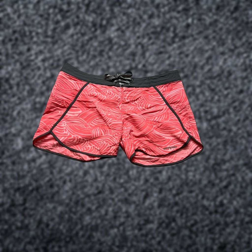 Patagonia Patagonia Womens Shorts 8 Red Nylon Casual Shorts Outdoor Everyday Belted Chino 5in Inseam Regular Womens Size 30" / US 8 / IT 44 - 1 Thumbnail