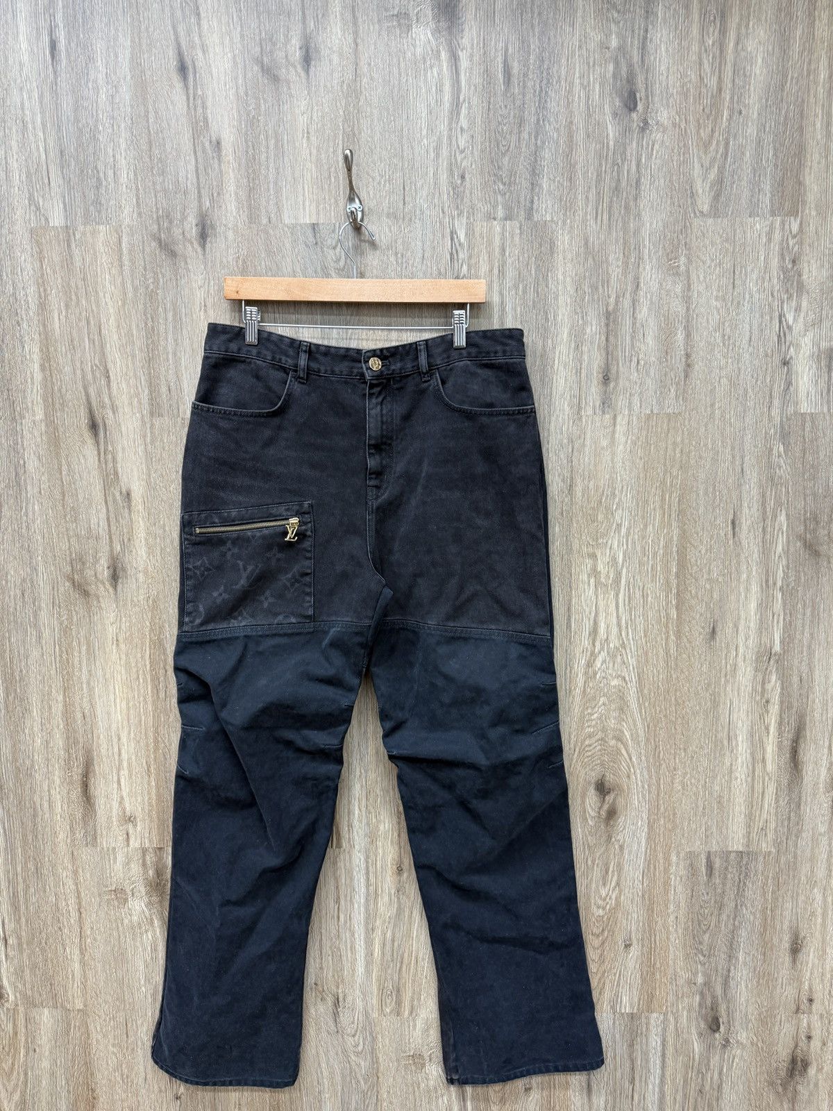 Louis Vuitton Louis Vuttion Black Monogram Denim Carpenters Size US 32 / EU 48 - 1 Thumbnail