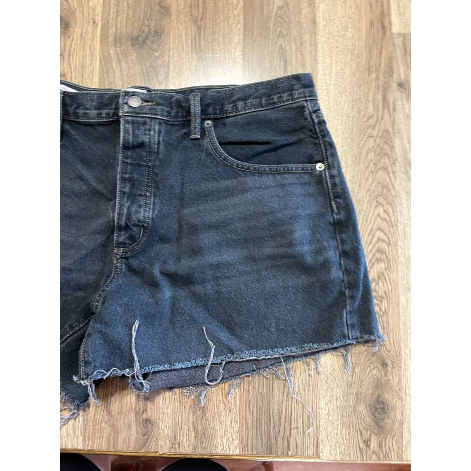 Vintage Universal Thread Shorts Women Size 16 Black Denim Cut-Off Solid University Modern Womens Size 38" / US 16 / IT 52 - 4 Thumbnail