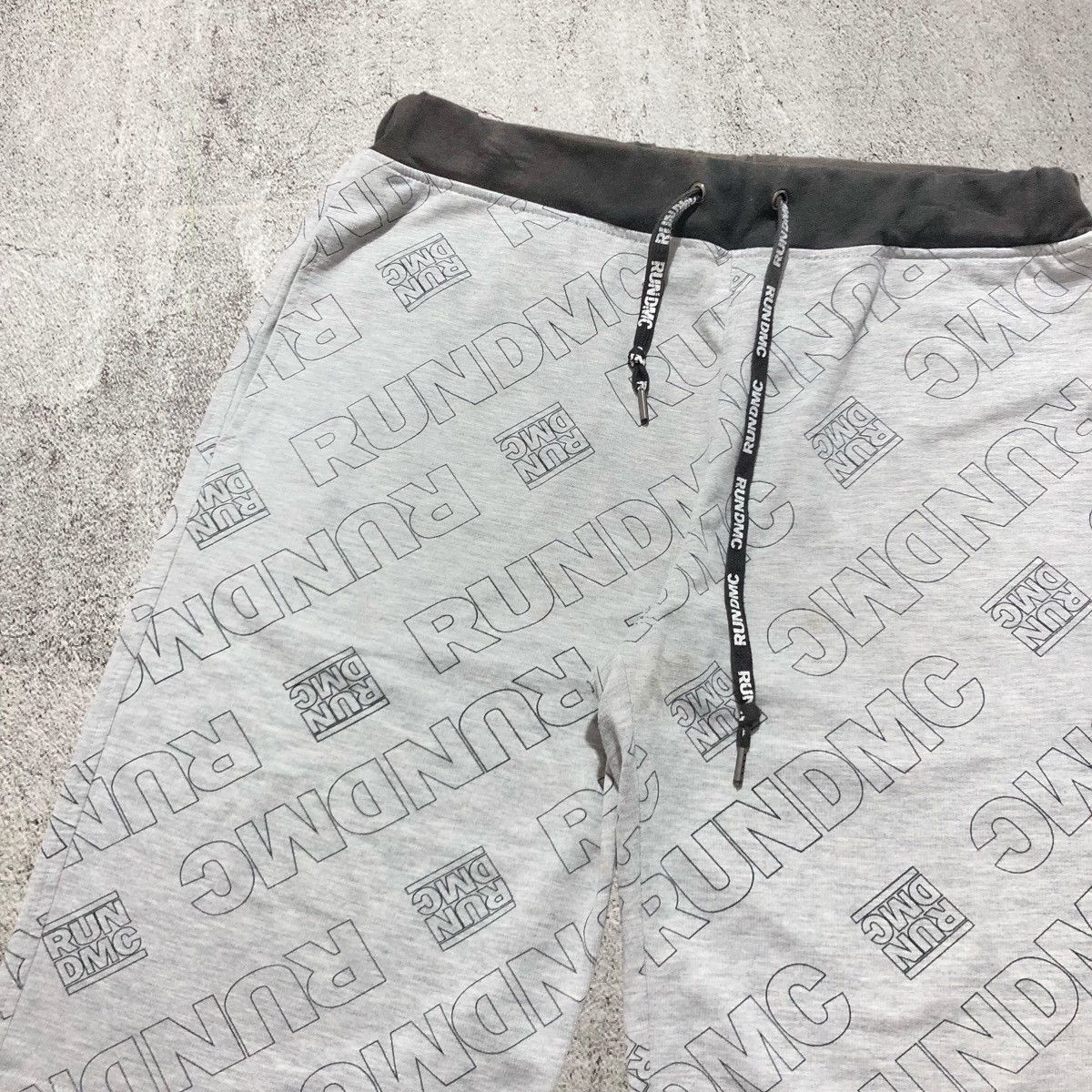 RUN DMC 2000s Run Dmc Fullprint Logo Shortpants Grey Y2k Streetwear Size US 31 - 4 Thumbnail