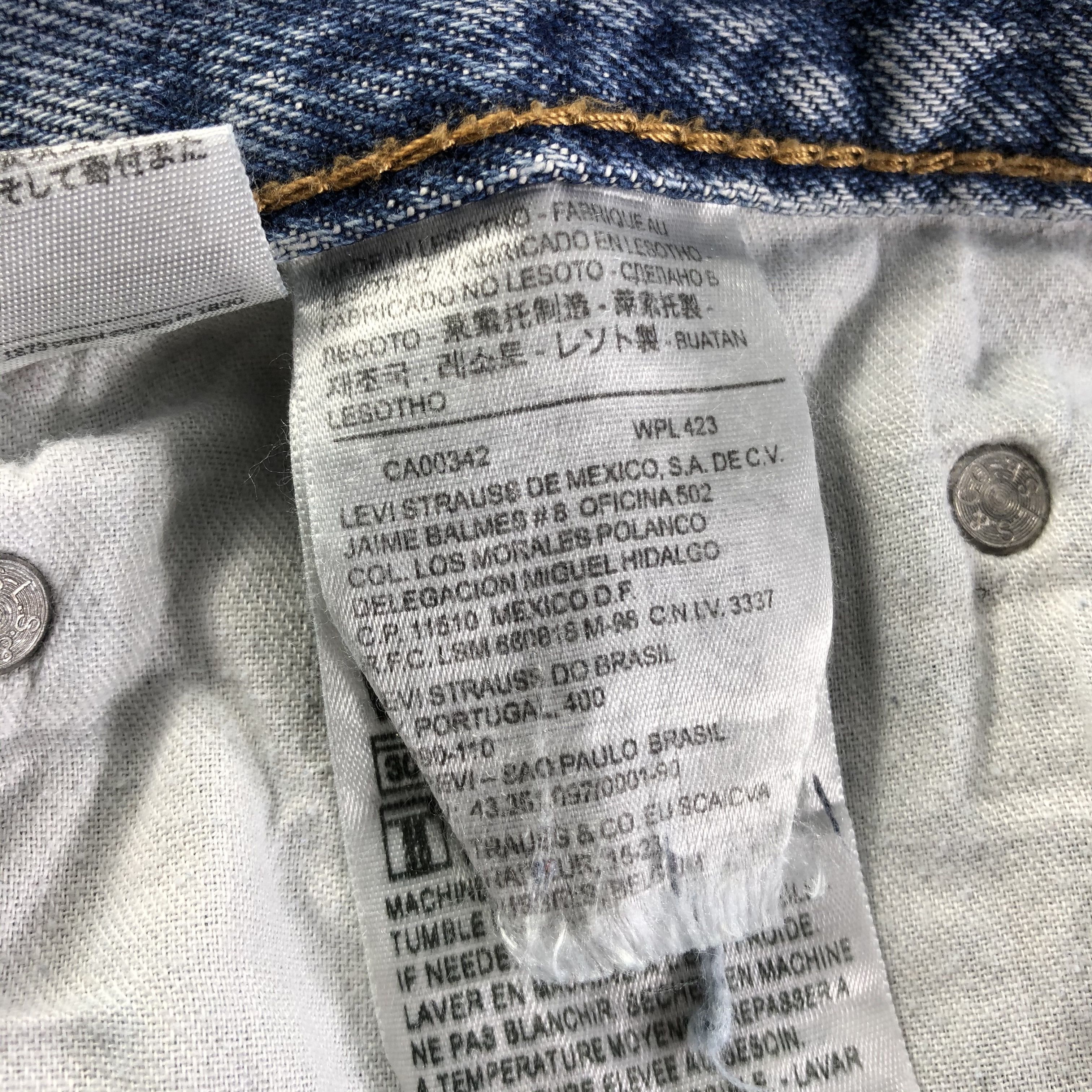 Levi's Vintage Blue Wash Levis 505 Jeans-J3212 Size US 35 - 10 Thumbnail