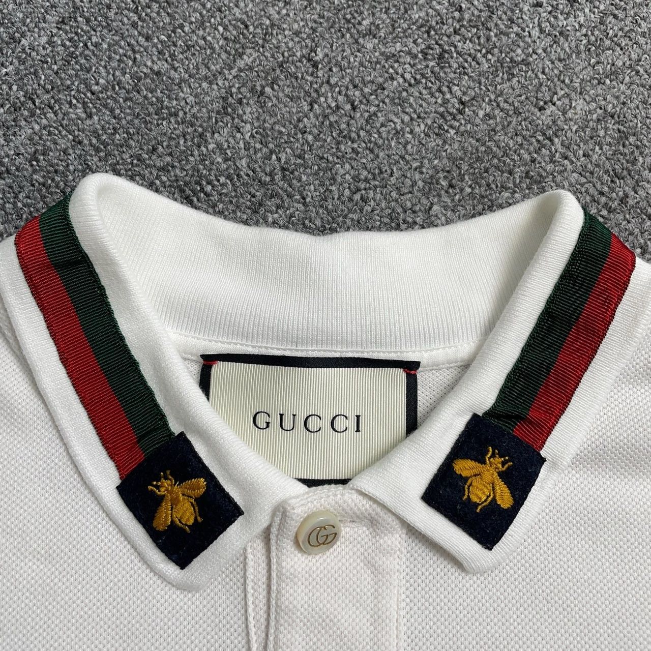 Gucci Gucci Neckline little bee embroidery red and green striped Size US M / EU 48-50 / 2 - 4 Thumbnail