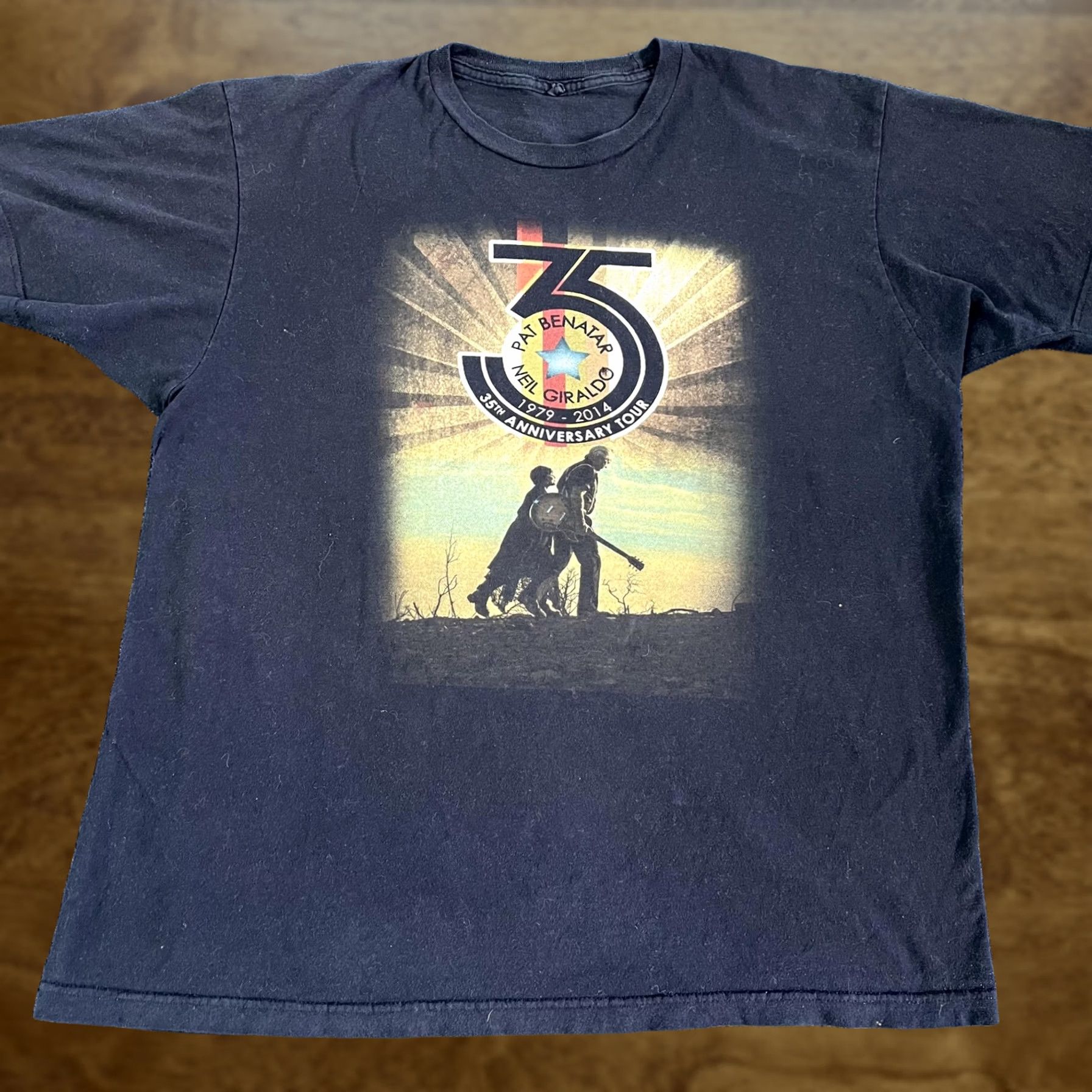 Tultex Pat Benatar & Neil Giraldo Band Shirt Mens Large Black 35th Anniversary Tour Shirt Size US L / EU 52-54 / 3 - 1 Thumbnail
