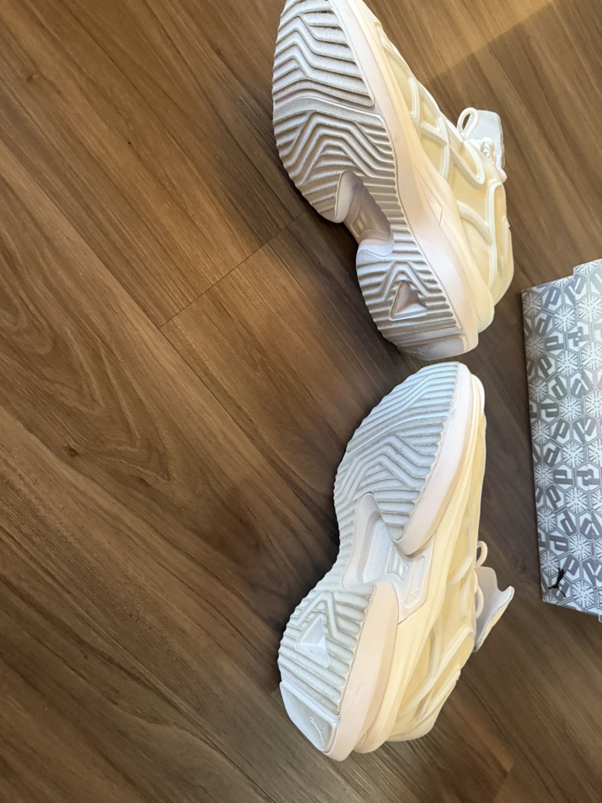 Puma Puma x Anrealage Nitro Futuristic White Men’s 11 Worn Once Size US 11 / EU 44 - 6 Thumbnail