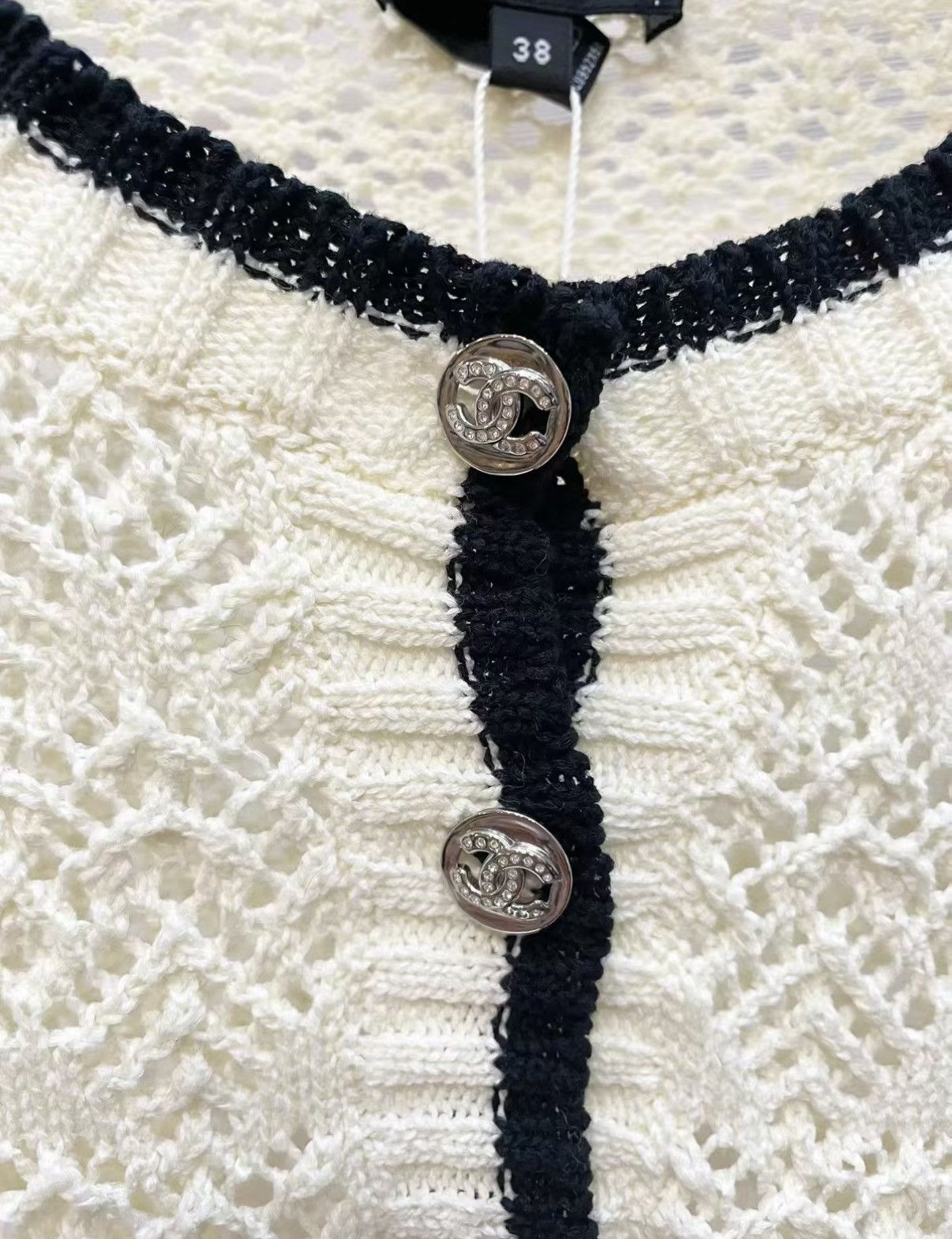 Chanel Chanel 24P Ivory Crochet Knit Pullover Sweater J33 Size XS / US 0-2 / IT 36-38 - 2 Thumbnail